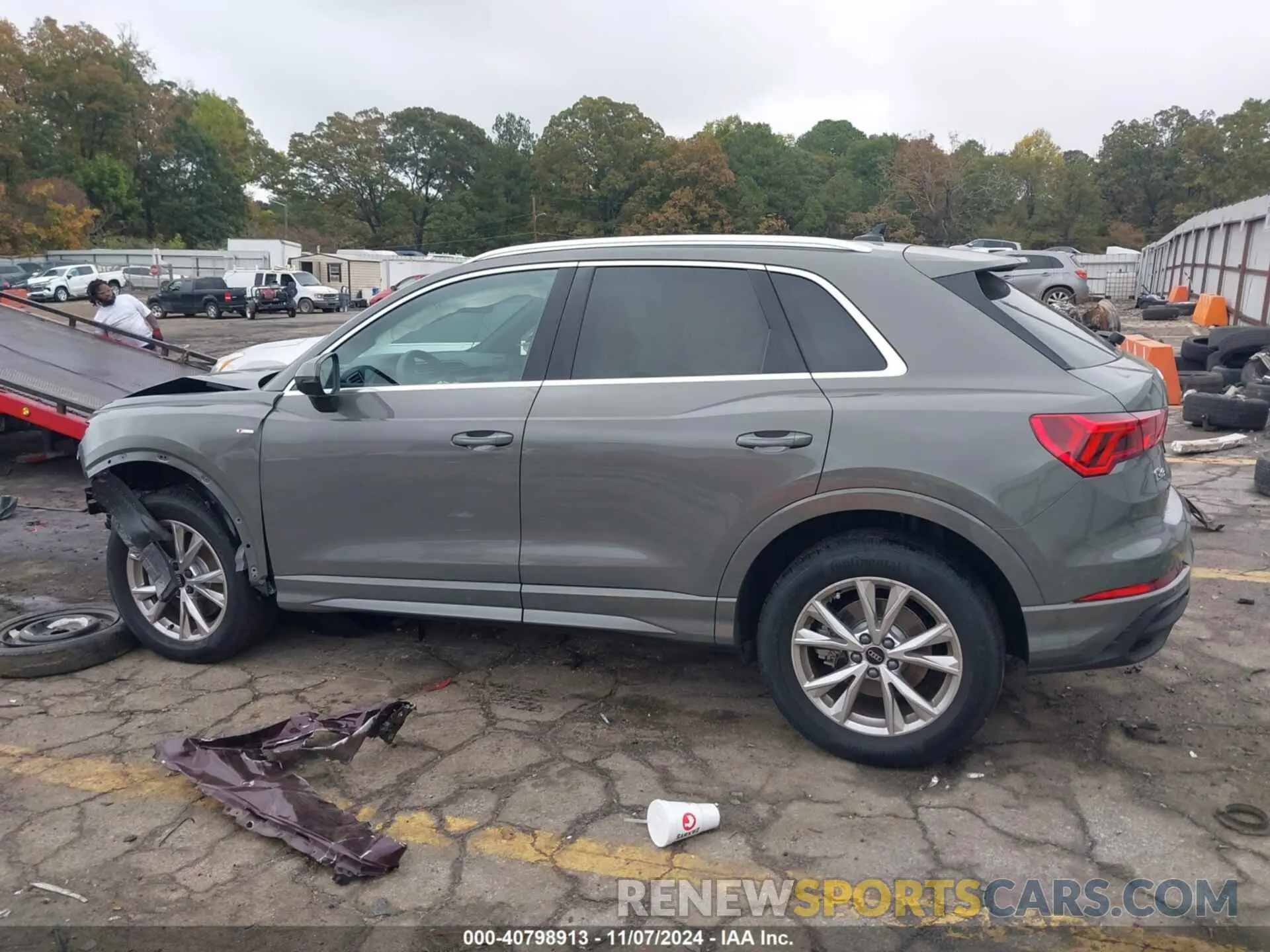 14 Photograph of a damaged car WA1DECF35R1072237 AUDI Q3 2024