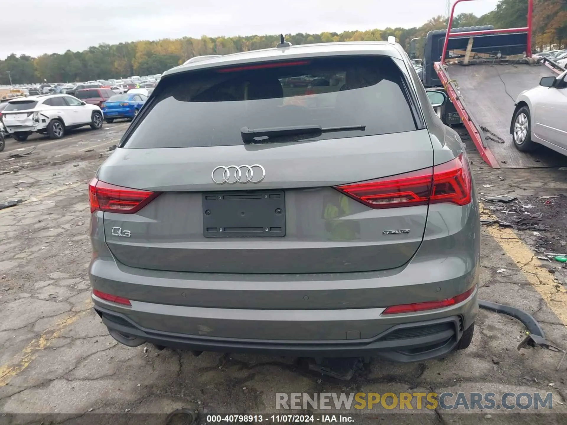 16 Photograph of a damaged car WA1DECF35R1072237 AUDI Q3 2024