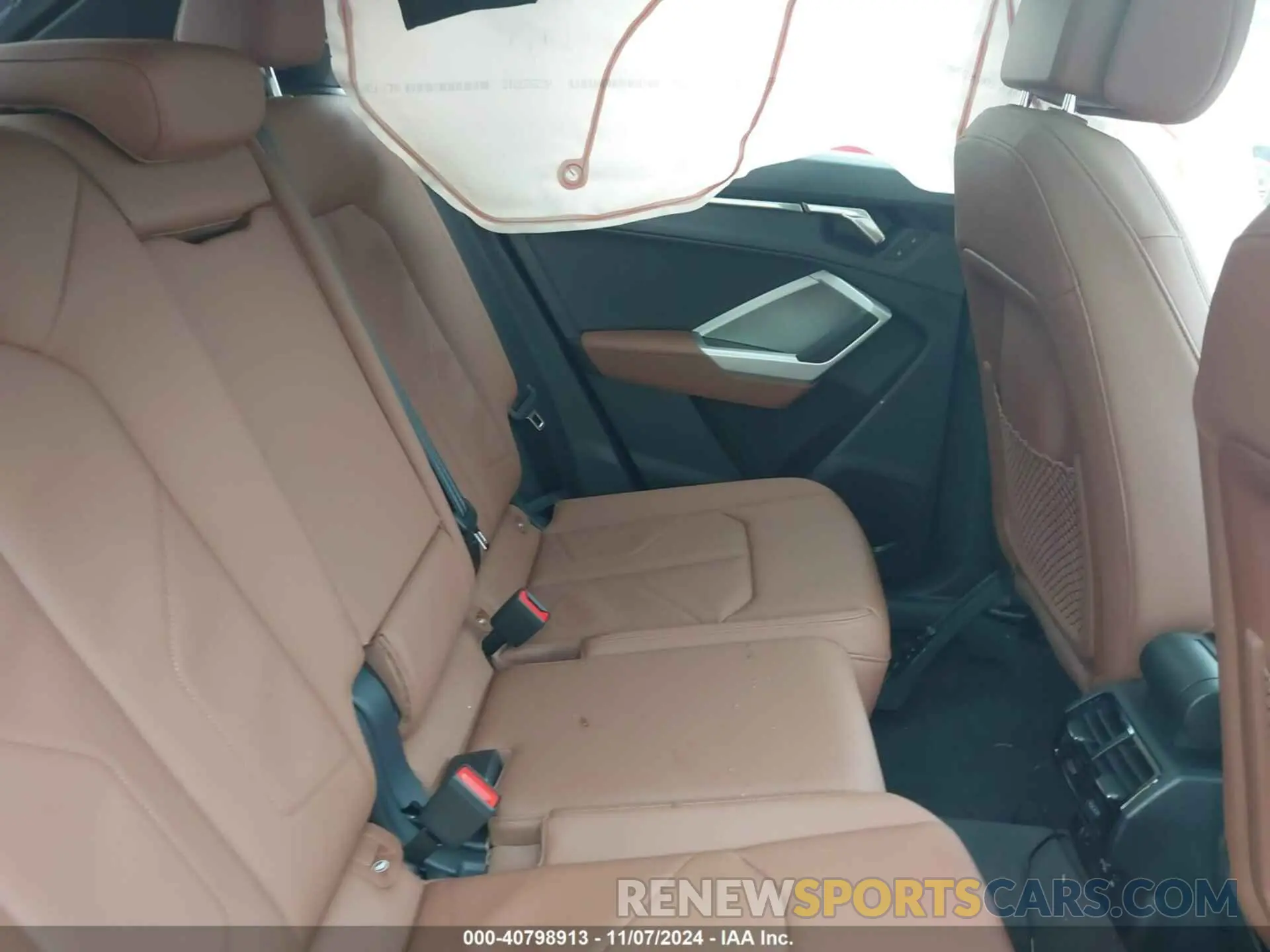 8 Photograph of a damaged car WA1DECF35R1072237 AUDI Q3 2024