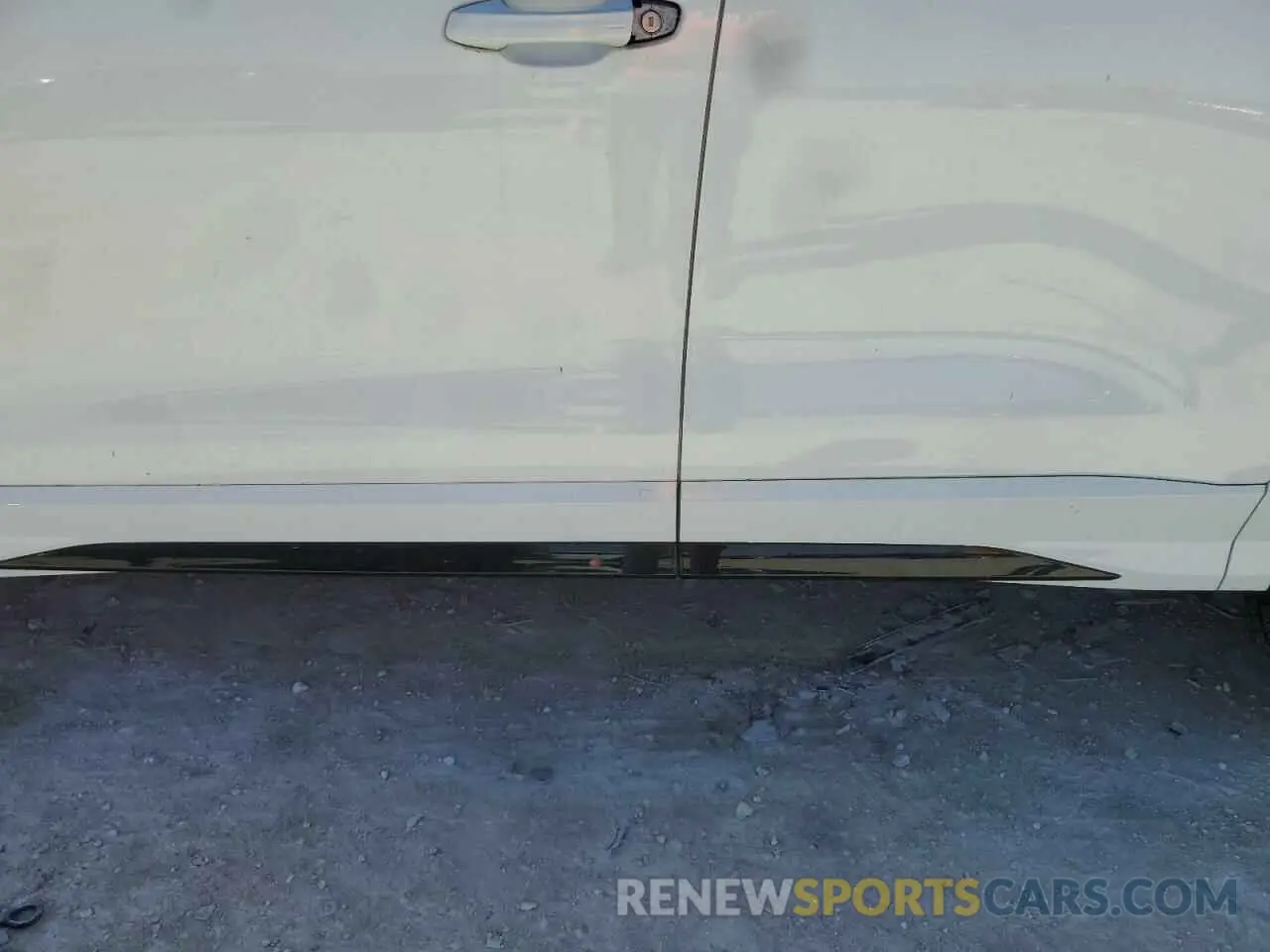 13 Фотография поврежденного автомобиля WA1DECF35R1122022 AUDI Q3 2024