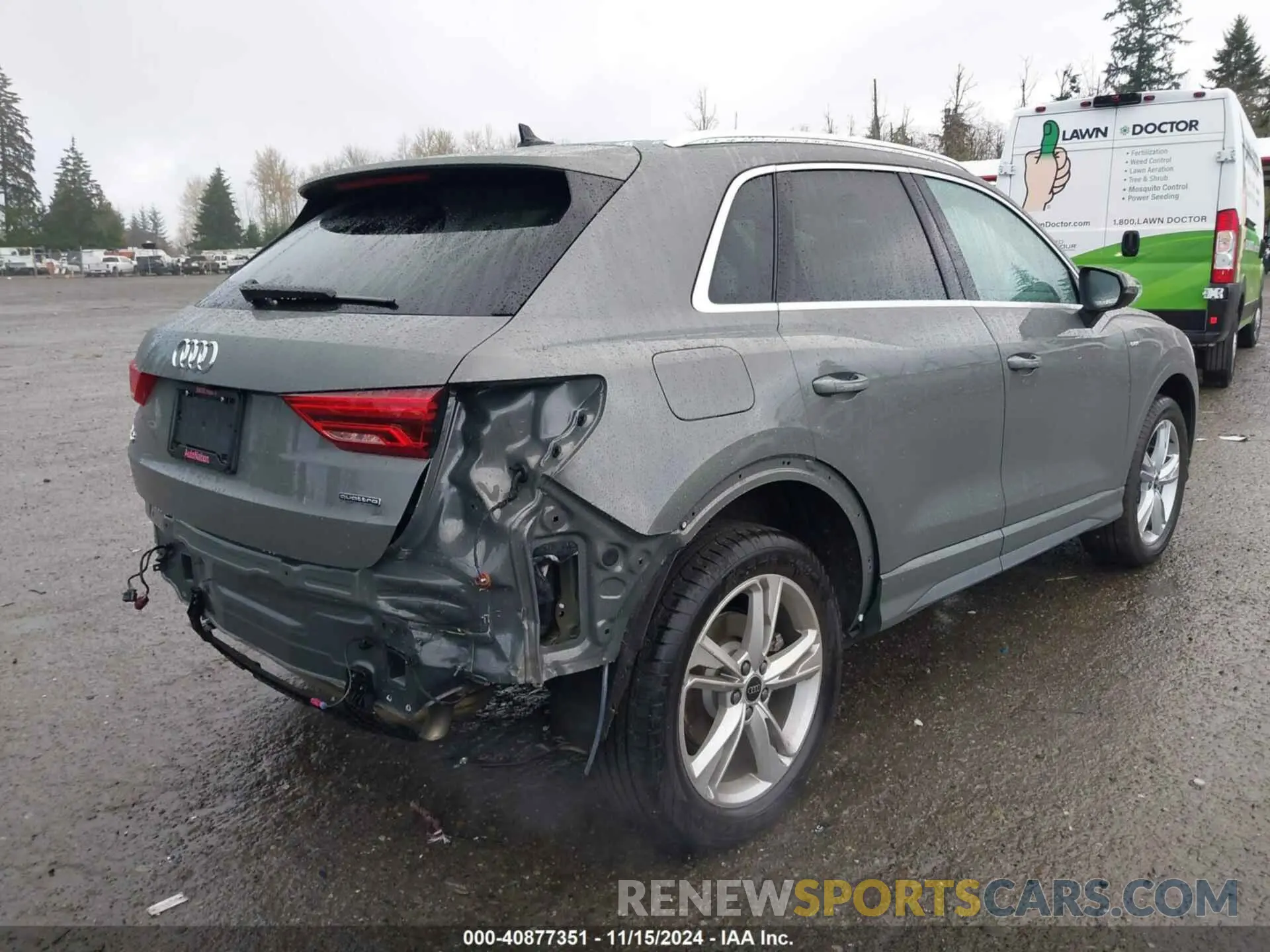 4 Photograph of a damaged car WA1DECF36R1094926 AUDI Q3 2024