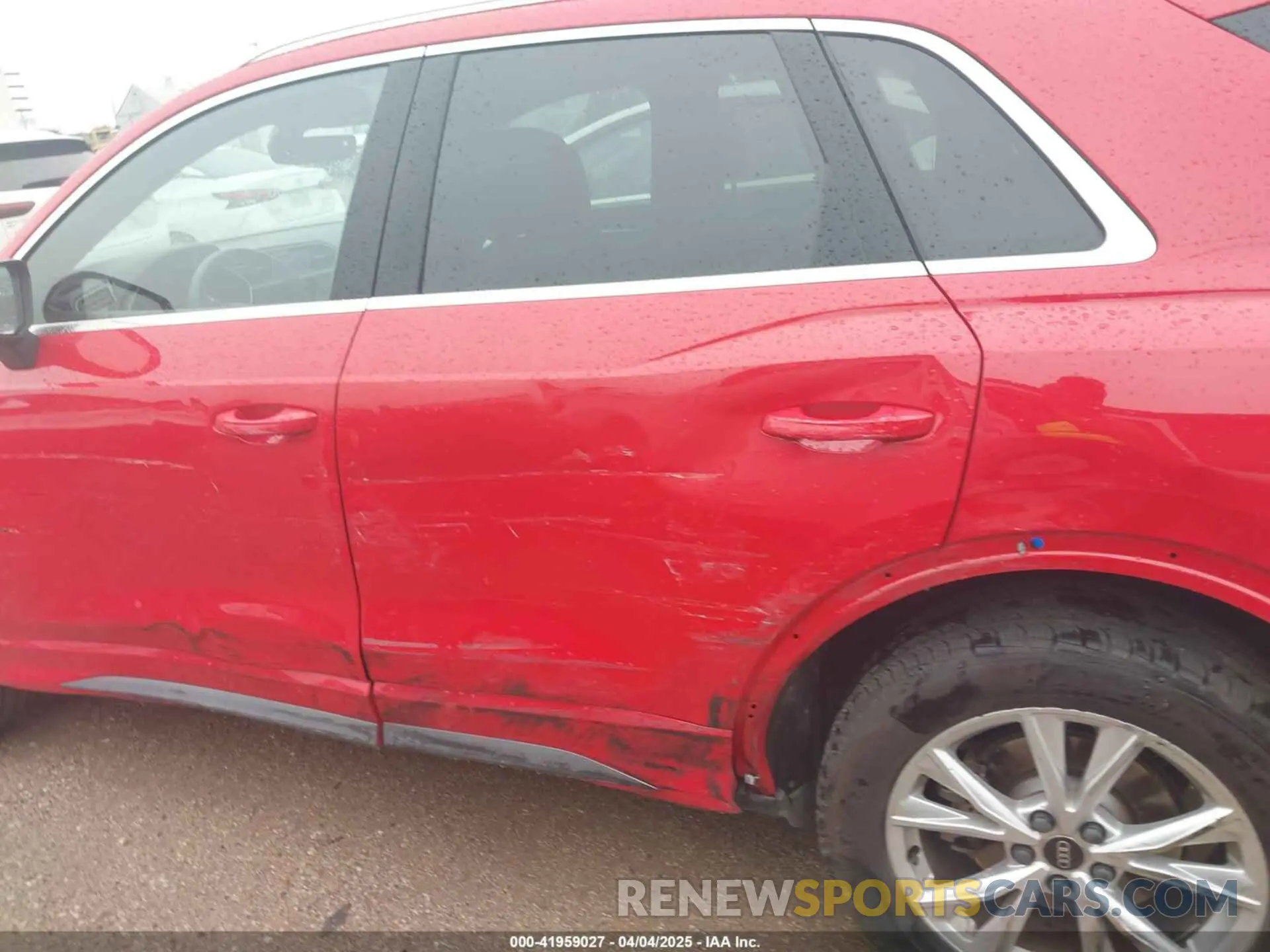 14 Photograph of a damaged car WA1DECF36R1126631 AUDI Q3 2024