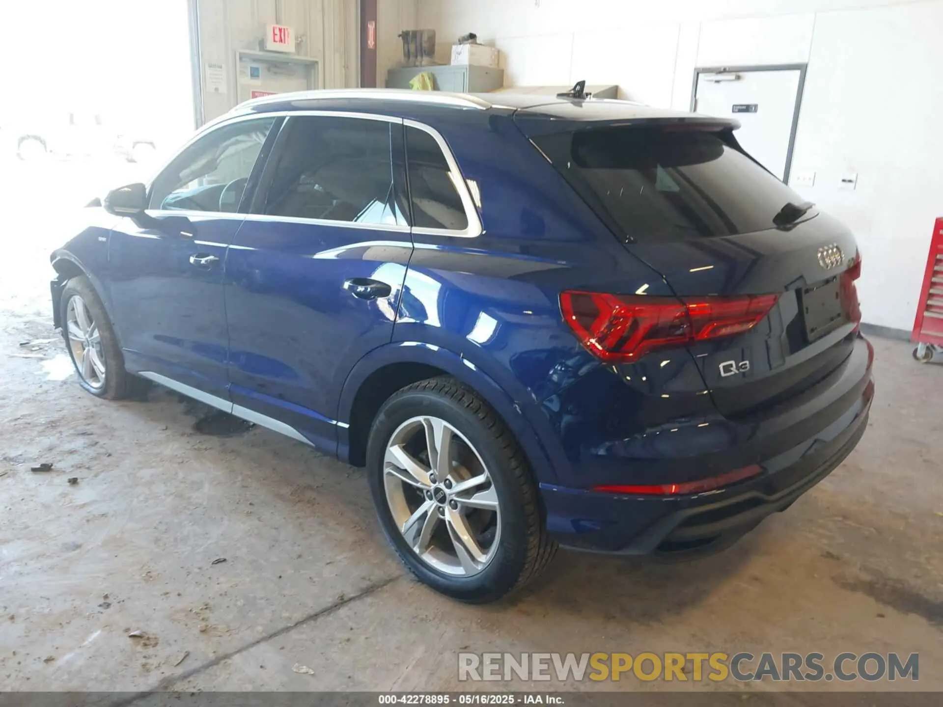 3 Photograph of a damaged car WA1DECF36R1147575 AUDI Q3 2024