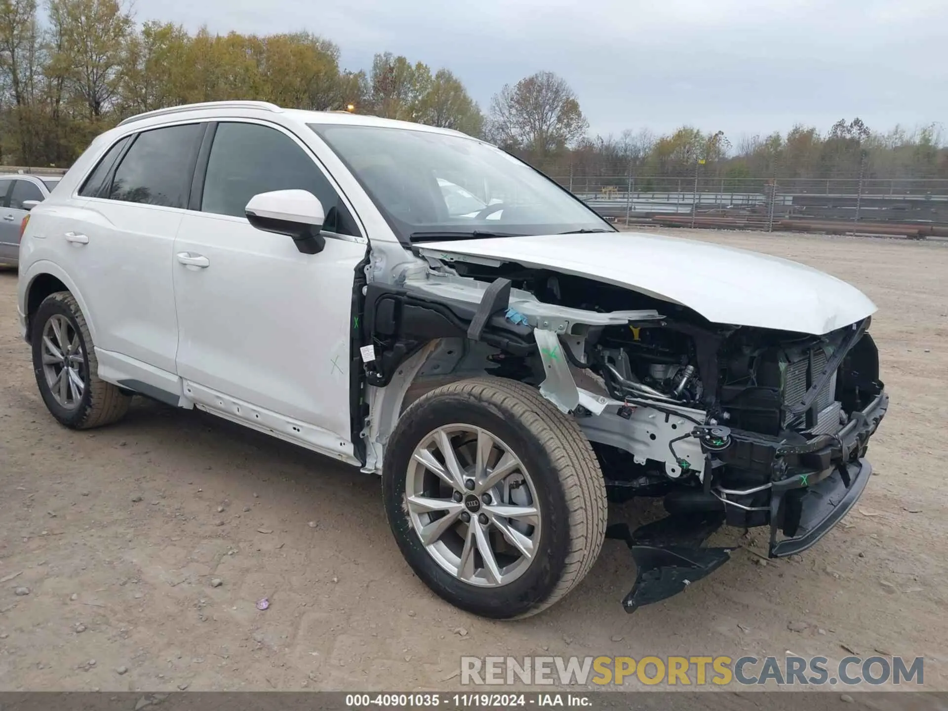 1 Photograph of a damaged car WA1DECF36R1185601 AUDI Q3 2024