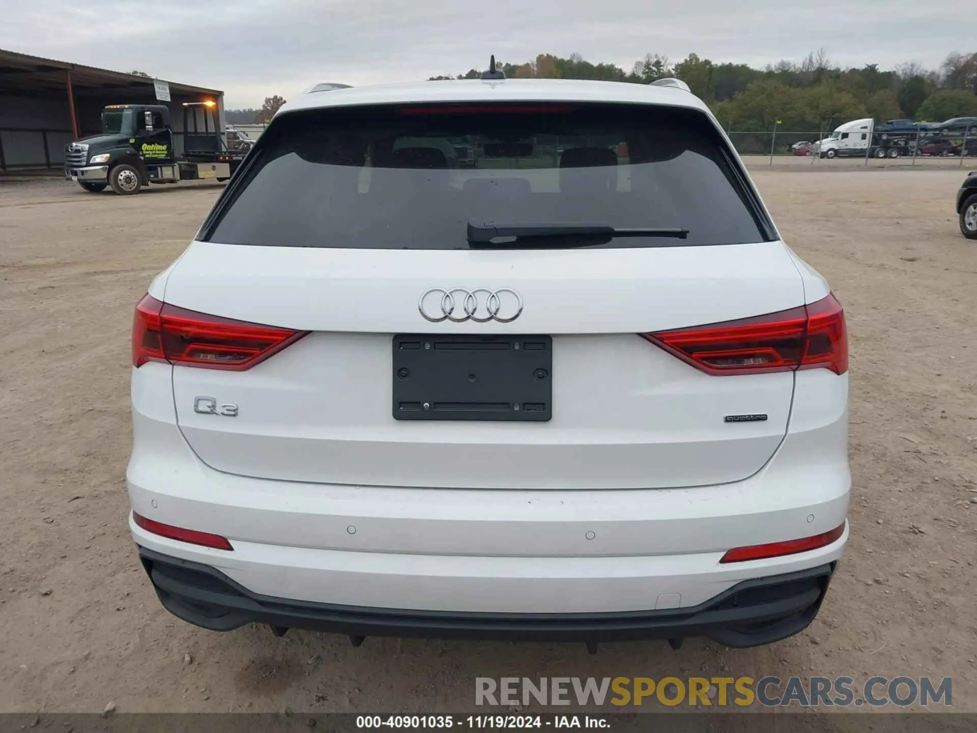 16 Photograph of a damaged car WA1DECF36R1185601 AUDI Q3 2024