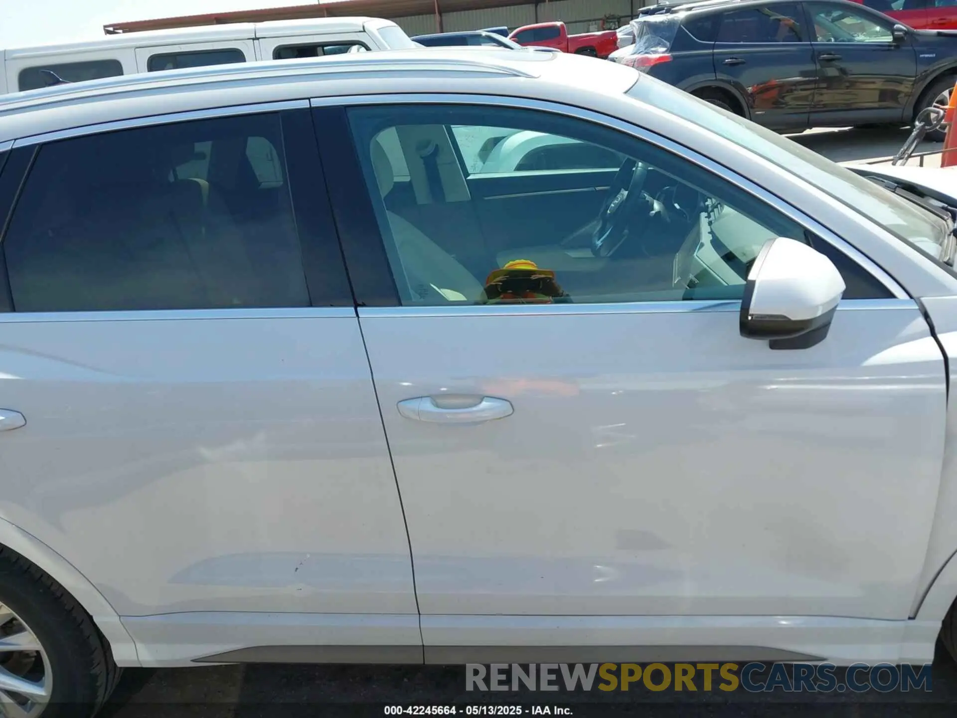 13 Фотография поврежденного автомобиля WA1DECF37R1044715 AUDI Q3 2024