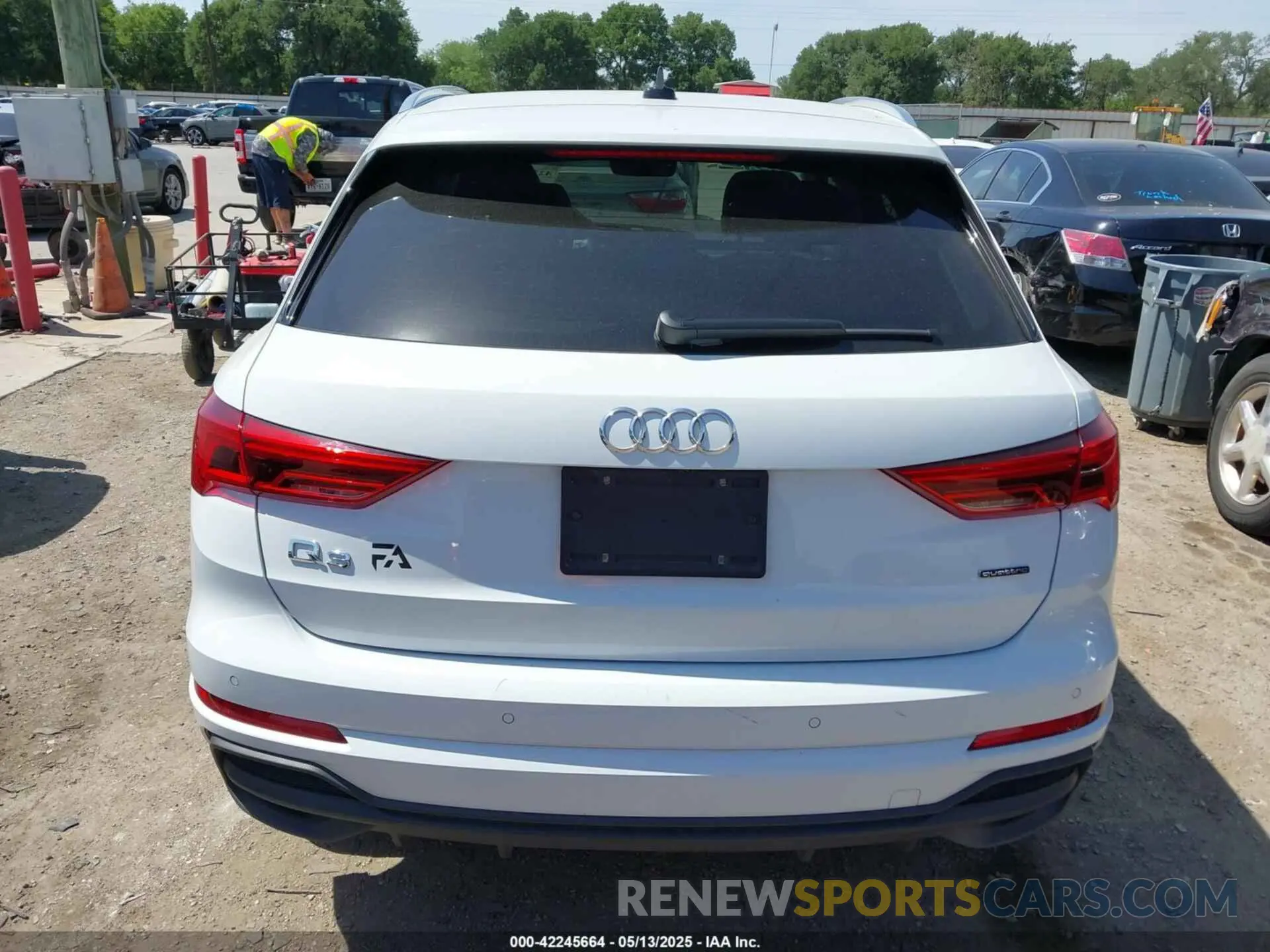 16 Фотография поврежденного автомобиля WA1DECF37R1044715 AUDI Q3 2024