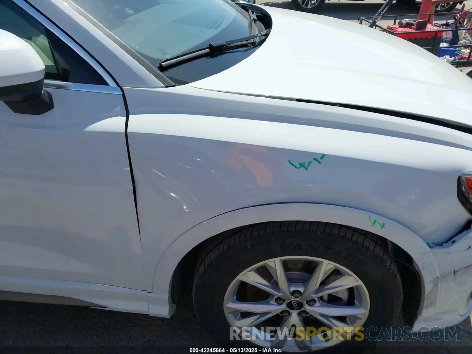 17 Фотография поврежденного автомобиля WA1DECF37R1044715 AUDI Q3 2024