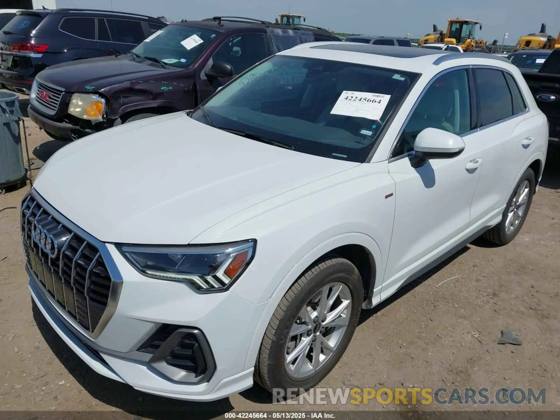 2 Фотография поврежденного автомобиля WA1DECF37R1044715 AUDI Q3 2024