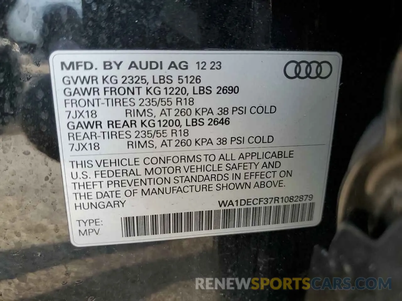 15 Photograph of a damaged car WA1DECF37R1082879 AUDI Q3 2024