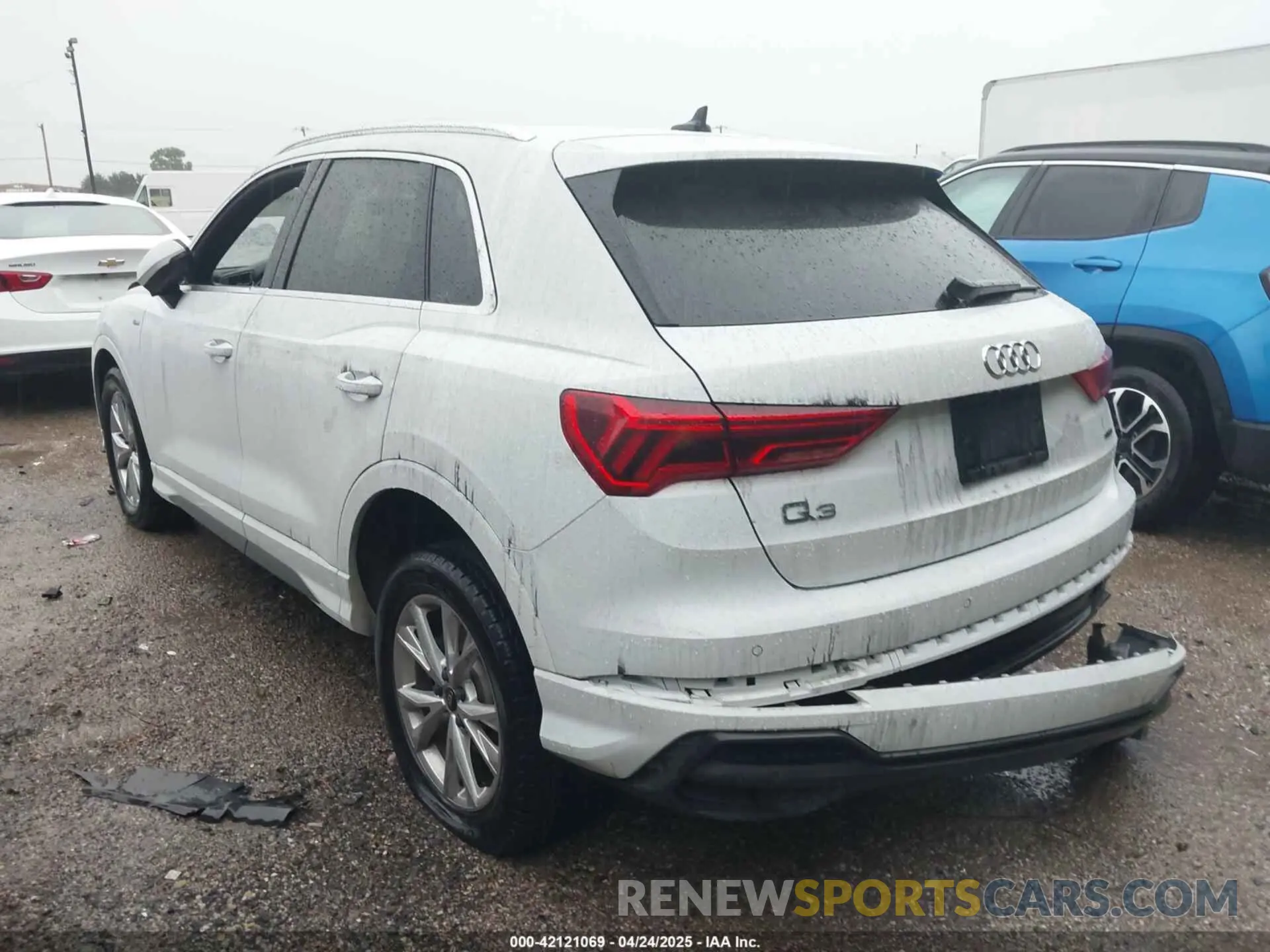 3 Фотография поврежденного автомобиля WA1DECF38R1052726 AUDI Q3 2024