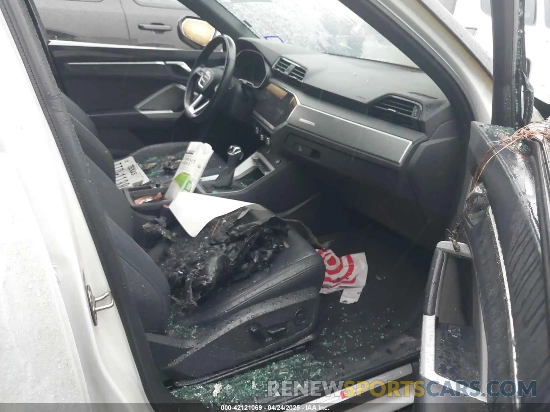 5 Фотография поврежденного автомобиля WA1DECF38R1052726 AUDI Q3 2024