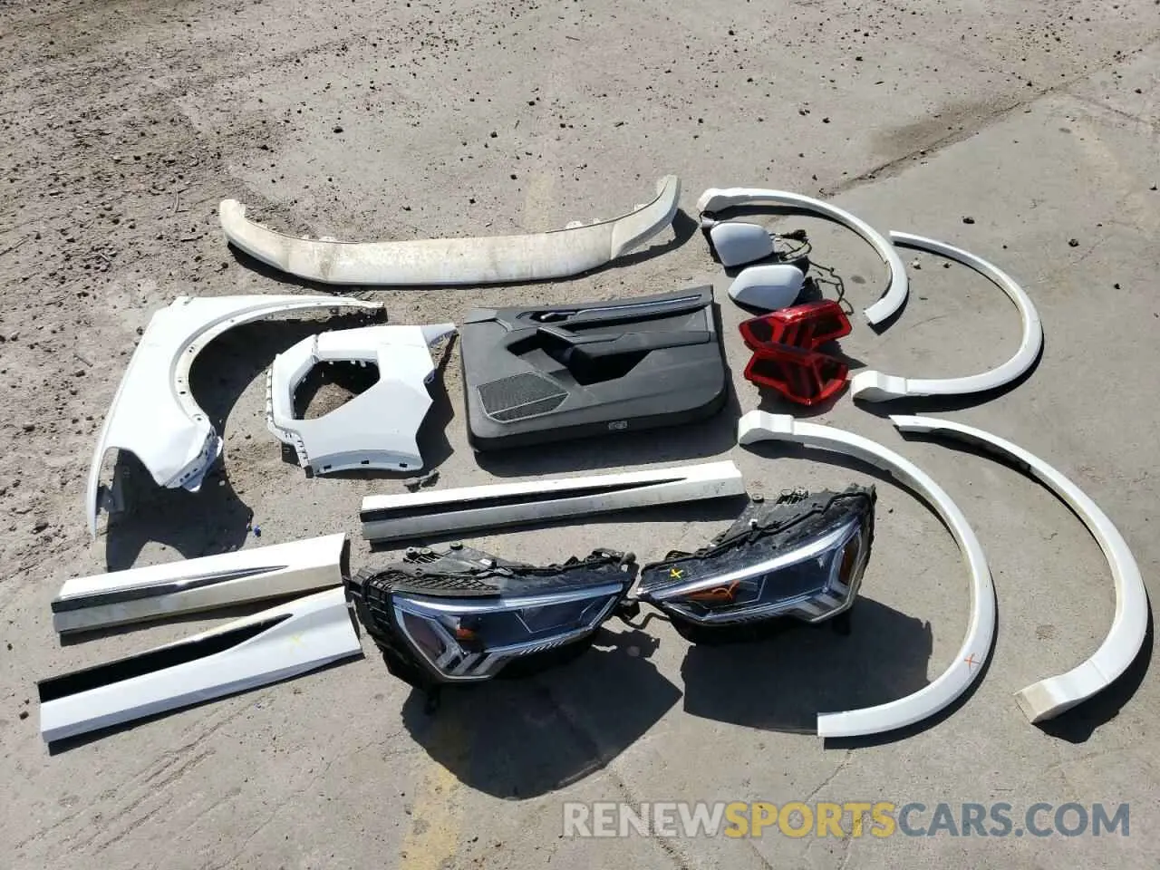 13 Photograph of a damaged car WA1DECF39R1050029 AUDI Q3 2024