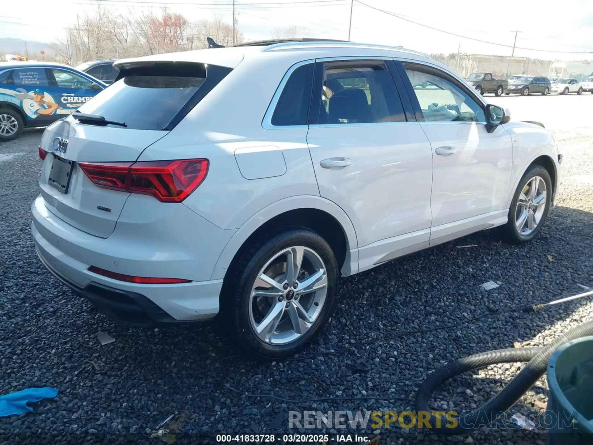 4 Photograph of a damaged car WA1DECF3XR1108195 AUDI Q3 2024