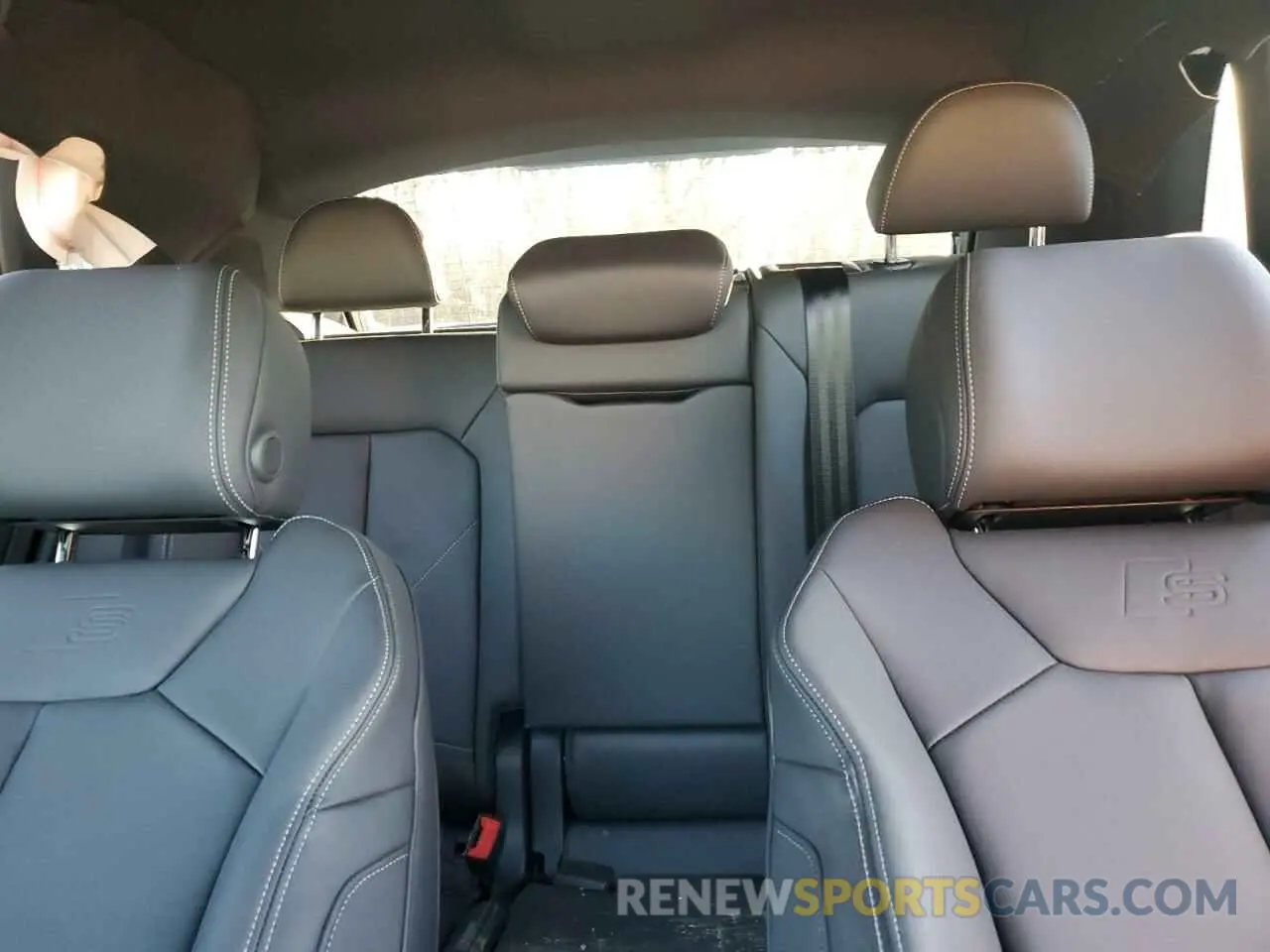 10 Фотография поврежденного автомобиля WA1EECF30R1112003 AUDI Q3 2024