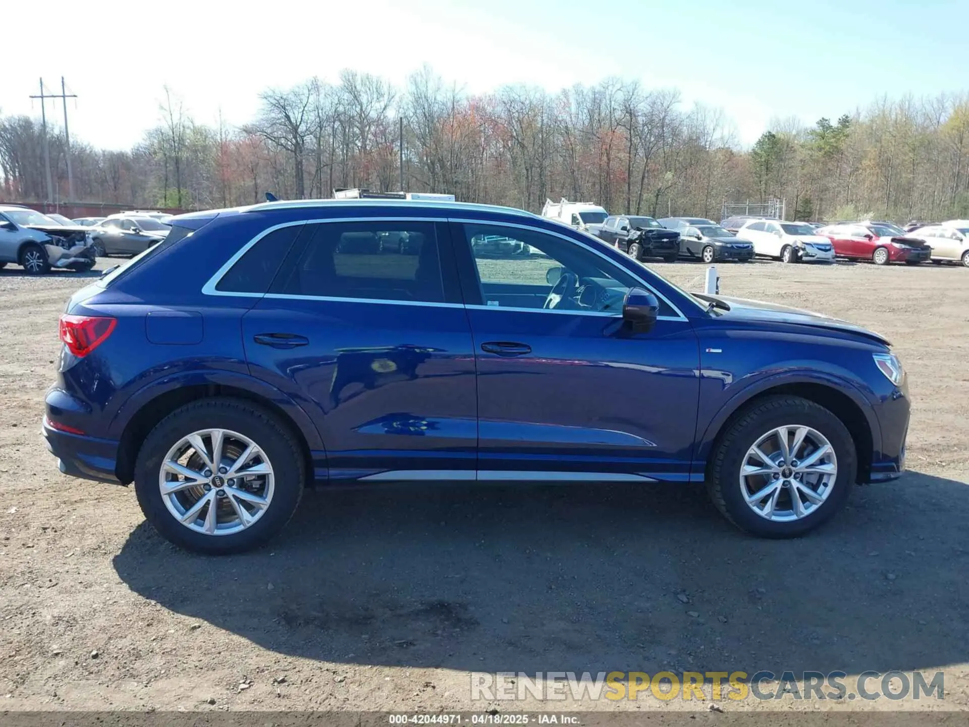 13 Фотография поврежденного автомобиля WA1EECF30R1173836 AUDI Q3 2024