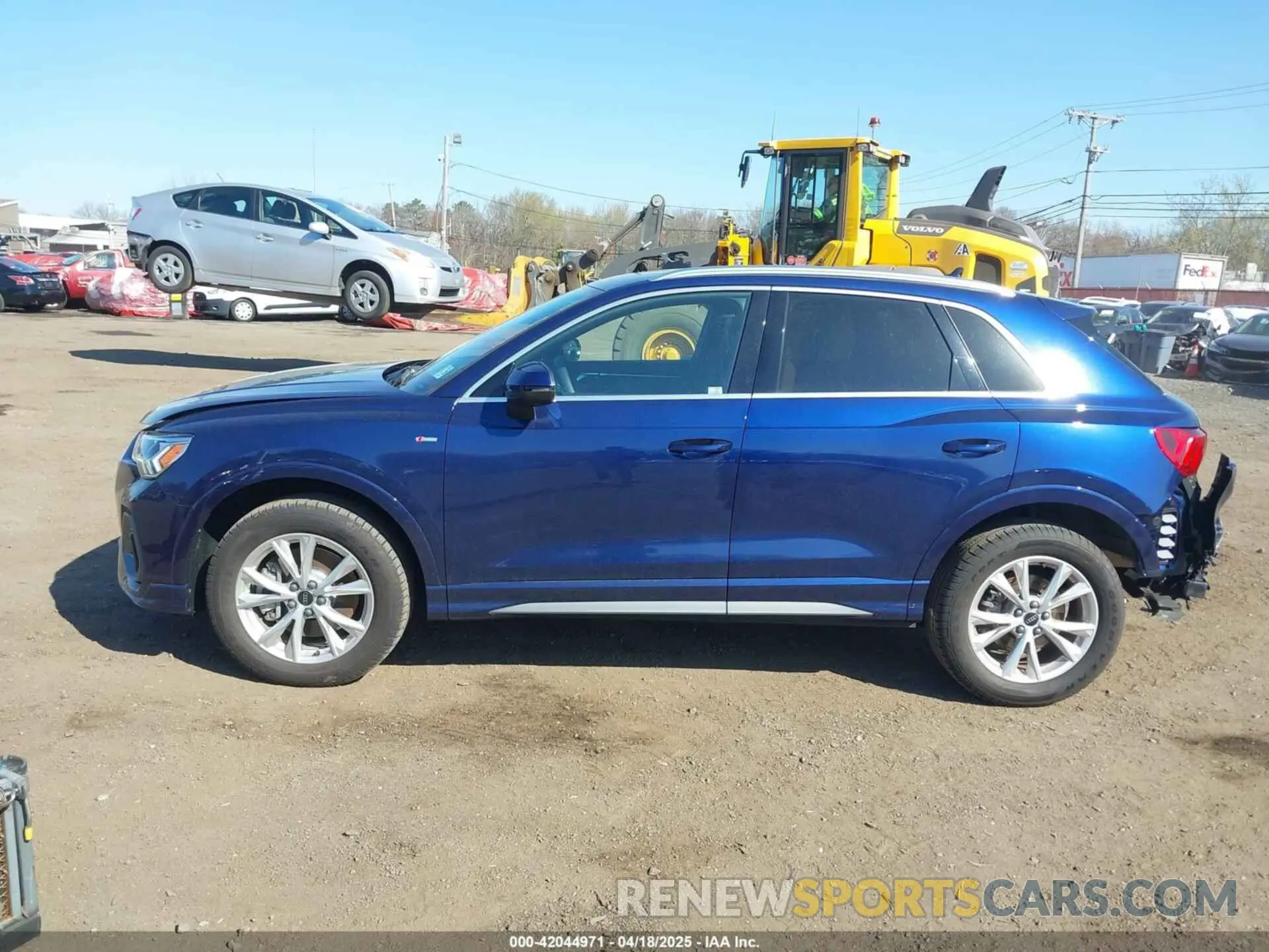 14 Фотография поврежденного автомобиля WA1EECF30R1173836 AUDI Q3 2024