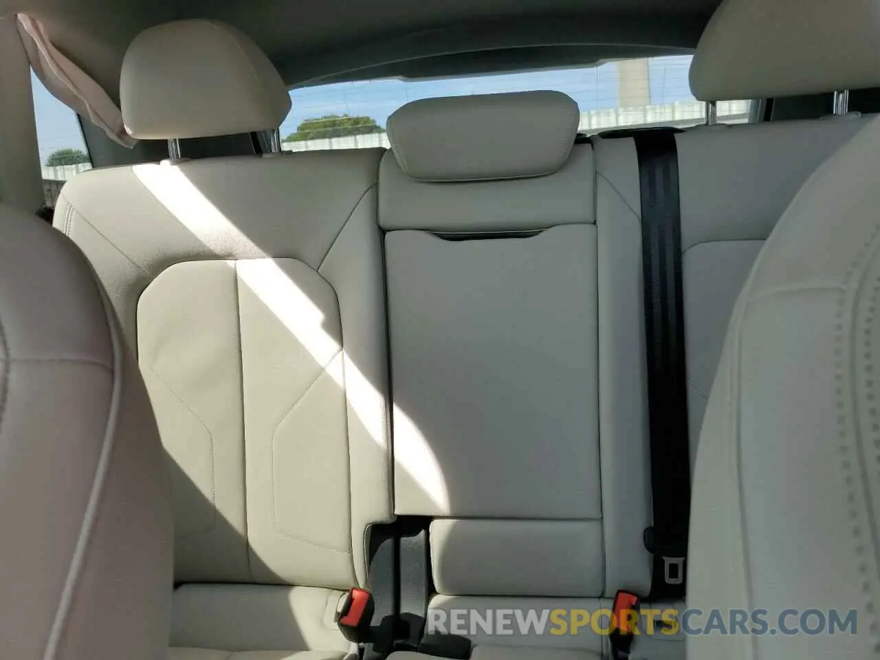 10 Фотография поврежденного автомобиля WA1EECF31R1145608 AUDI Q3 2024