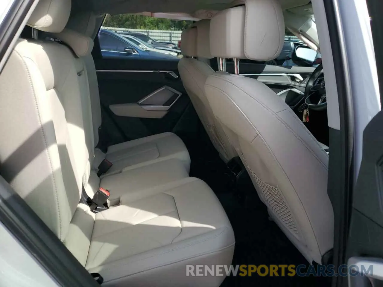 11 Фотография поврежденного автомобиля WA1EECF31R1145608 AUDI Q3 2024
