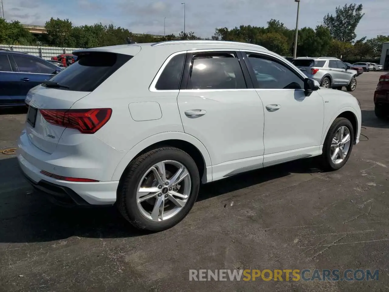 3 Фотография поврежденного автомобиля WA1EECF31R1145608 AUDI Q3 2024