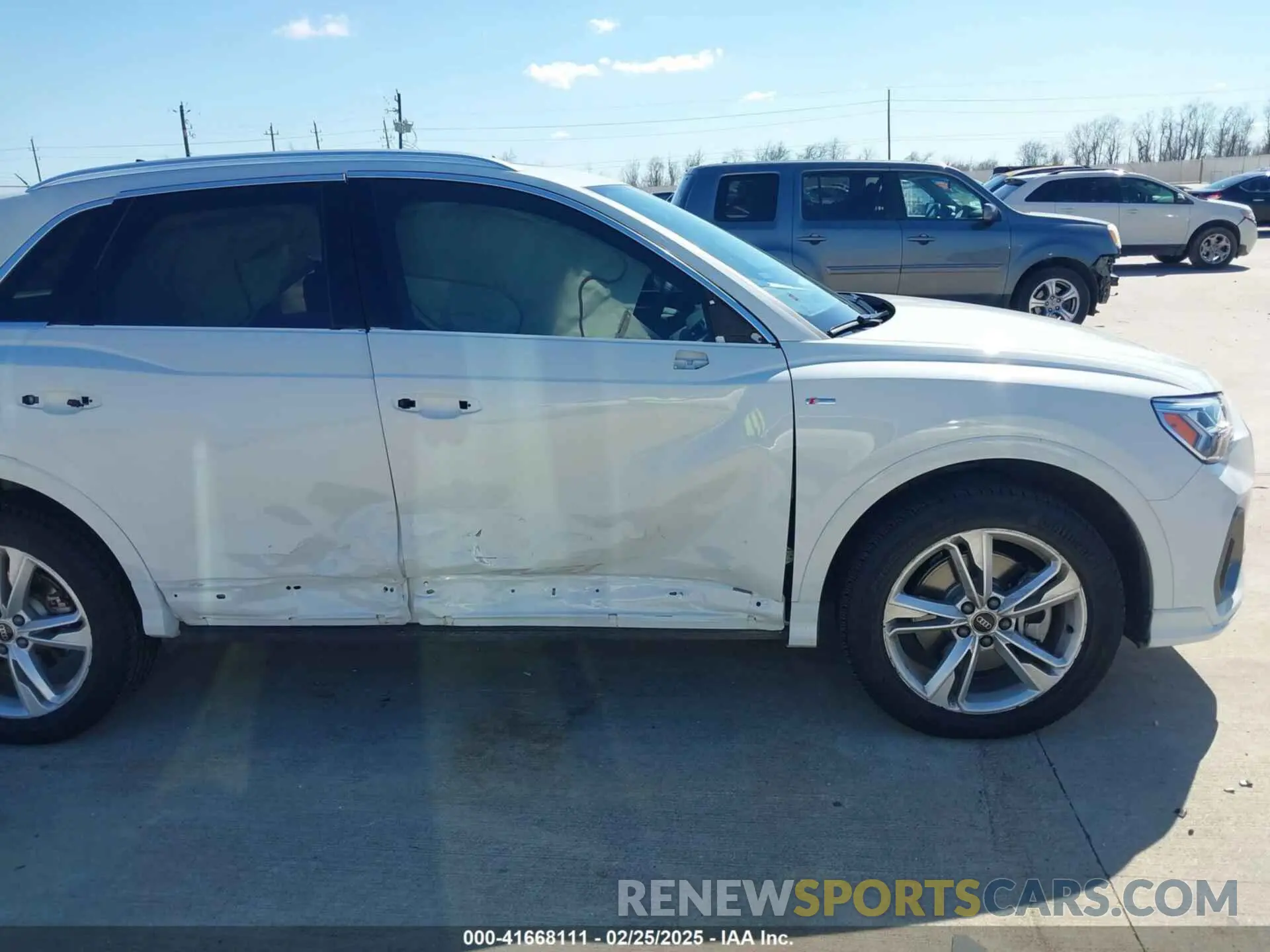 13 Photograph of a damaged car WA1EECF32R1141891 AUDI Q3 2024