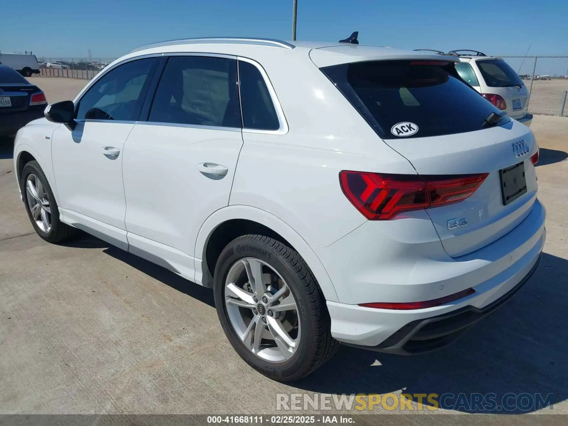 3 Photograph of a damaged car WA1EECF32R1141891 AUDI Q3 2024