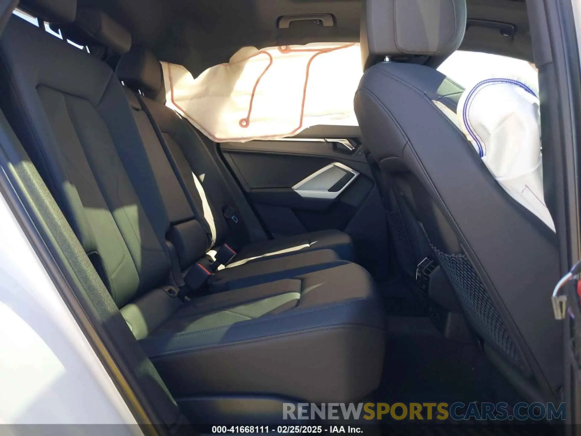 8 Photograph of a damaged car WA1EECF32R1141891 AUDI Q3 2024