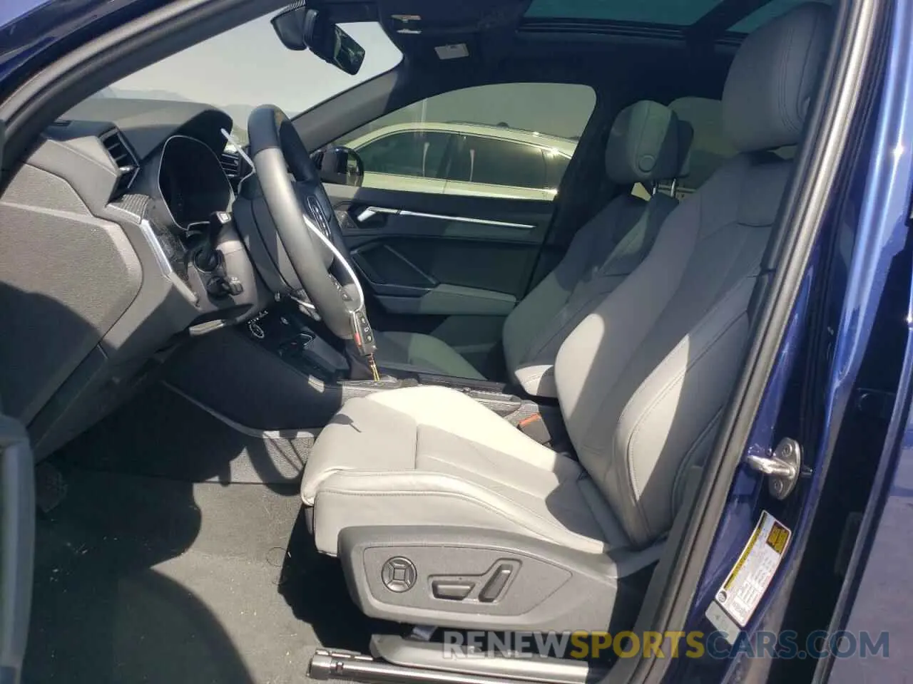 7 Photograph of a damaged car WA1EECF32R1152163 AUDI Q3 2024