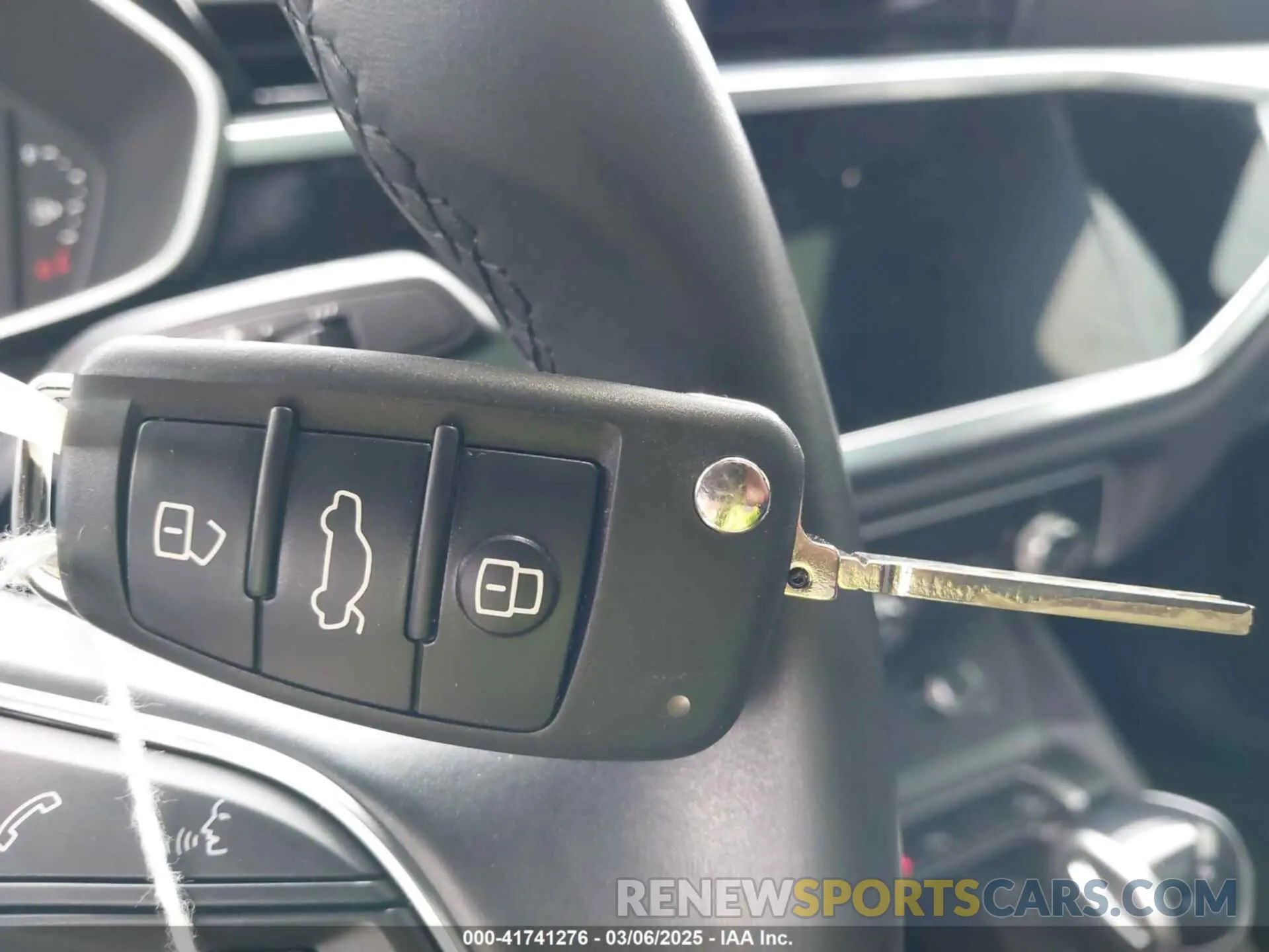 11 Photograph of a damaged car WA1EECF33R1086173 AUDI Q3 2024