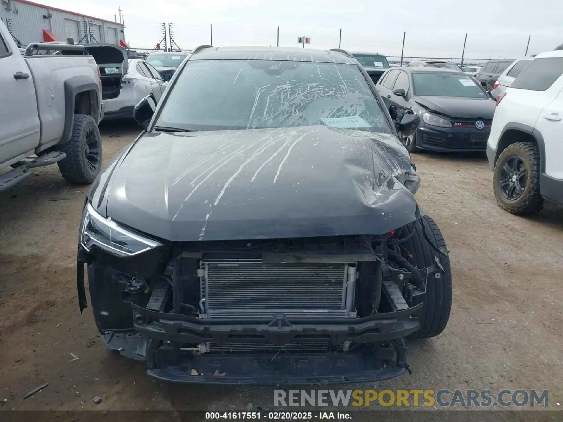 13 Фотография поврежденного автомобиля WA1EECF37R1154359 AUDI Q3 2024