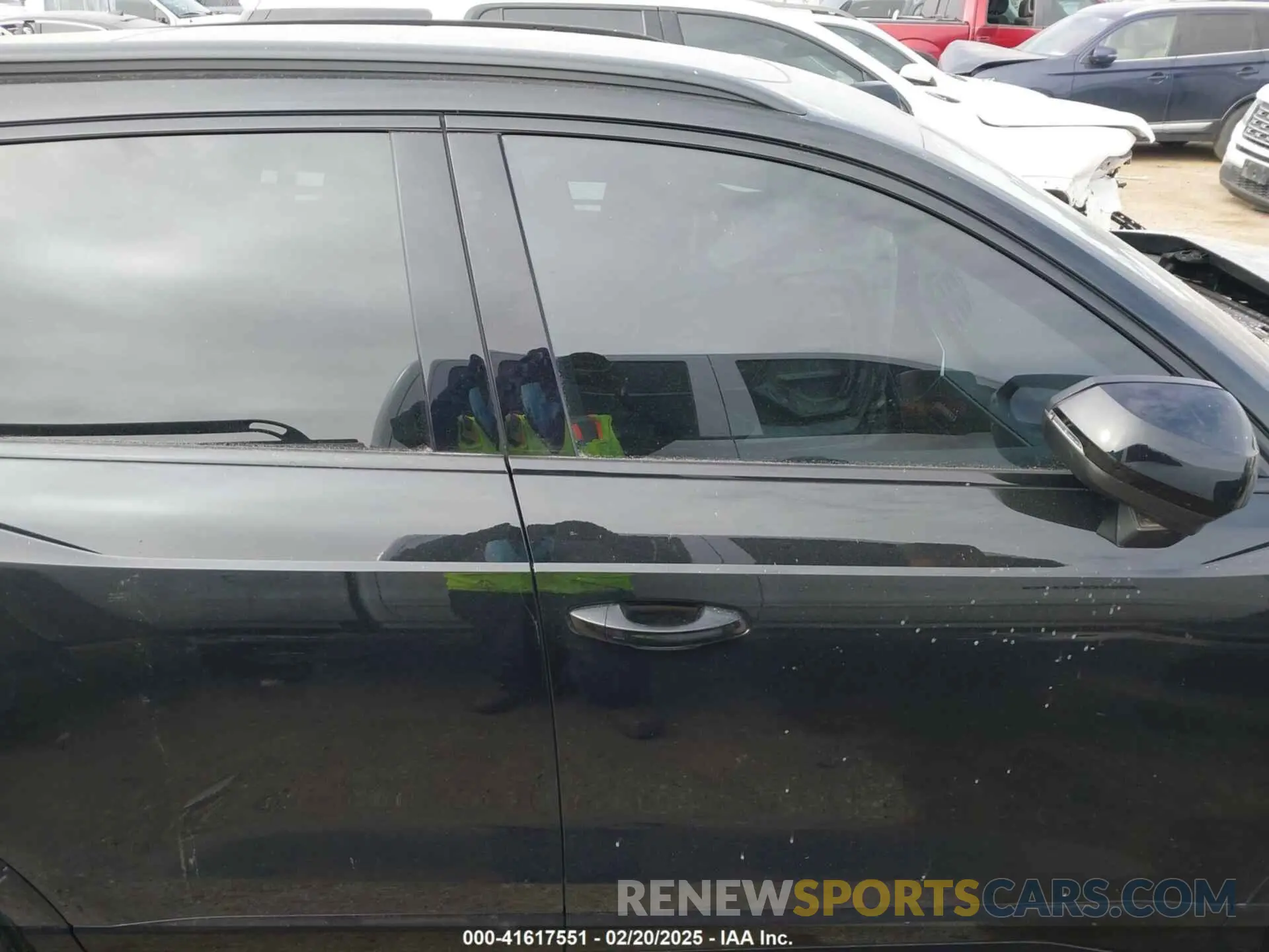 14 Фотография поврежденного автомобиля WA1EECF37R1154359 AUDI Q3 2024