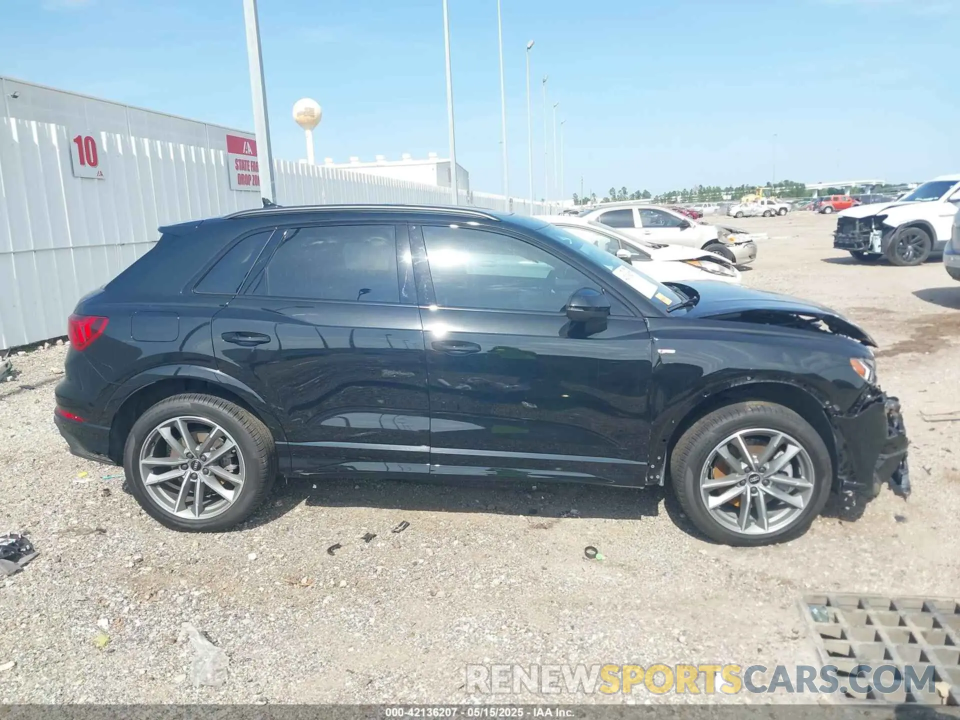 13 Фотография поврежденного автомобиля WA1EECF37R1184669 AUDI Q3 2024