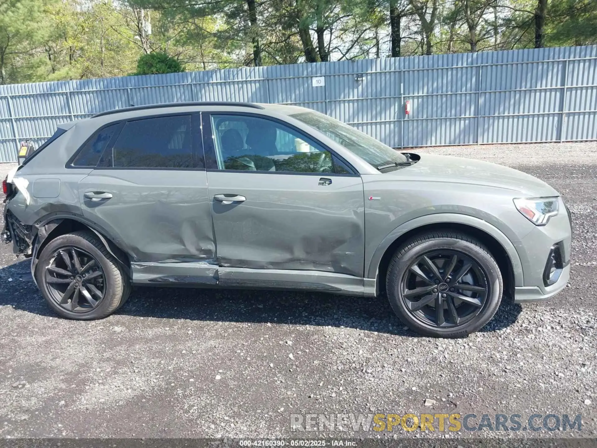 13 Photograph of a damaged car WA1EECF39R1046454 AUDI Q3 2024