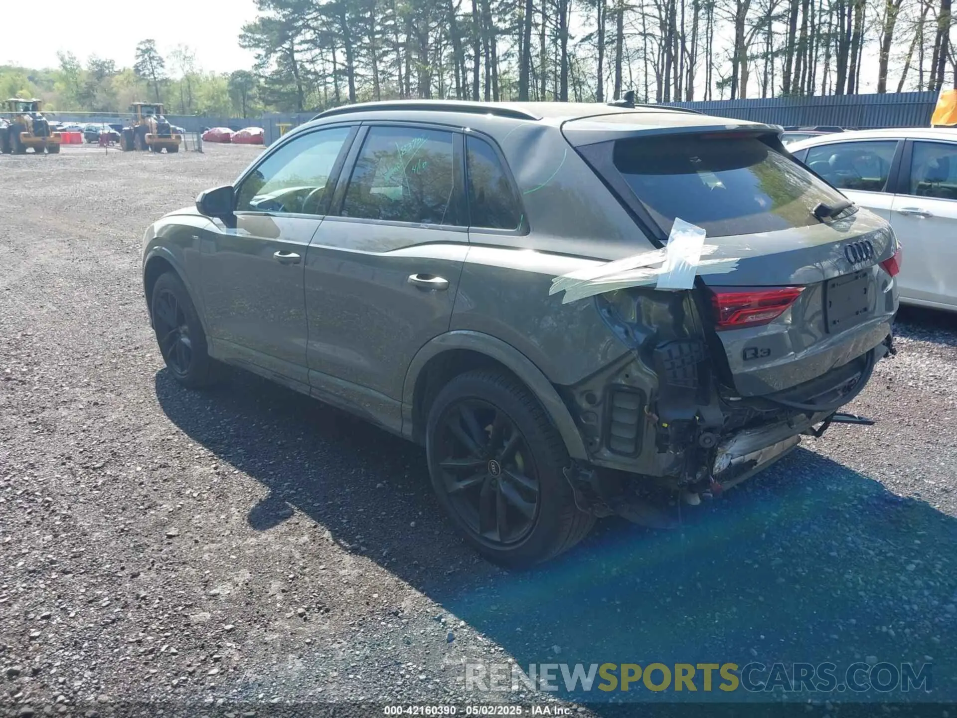 3 Photograph of a damaged car WA1EECF39R1046454 AUDI Q3 2024