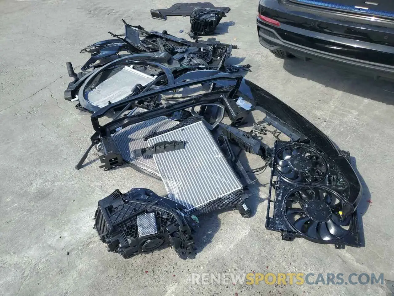 13 Photograph of a damaged car WA1EECF39R1198153 AUDI Q3 2024