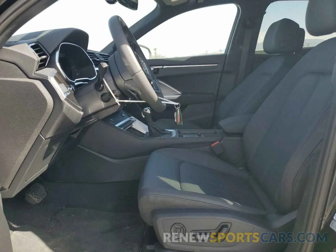 7 Photograph of a damaged car WA1EECF39R1198153 AUDI Q3 2024