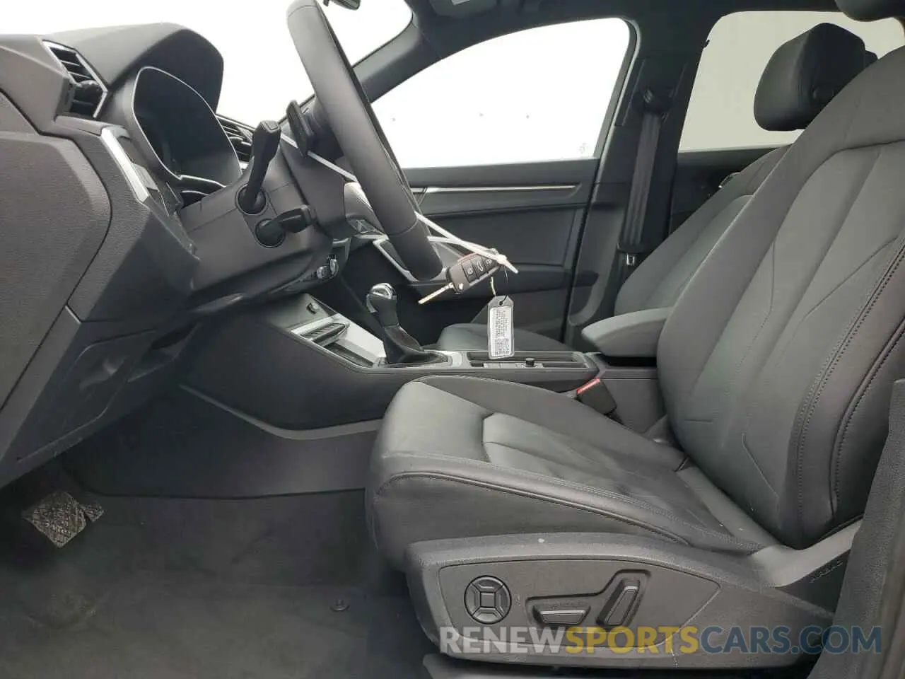 7 Photograph of a damaged car WA1DECF31S1011683 AUDI Q3 2025