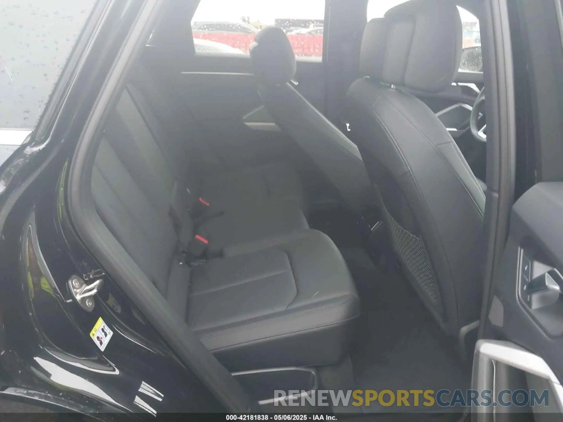 8 Photograph of a damaged car WA1DECF32S1016309 AUDI Q3 2025