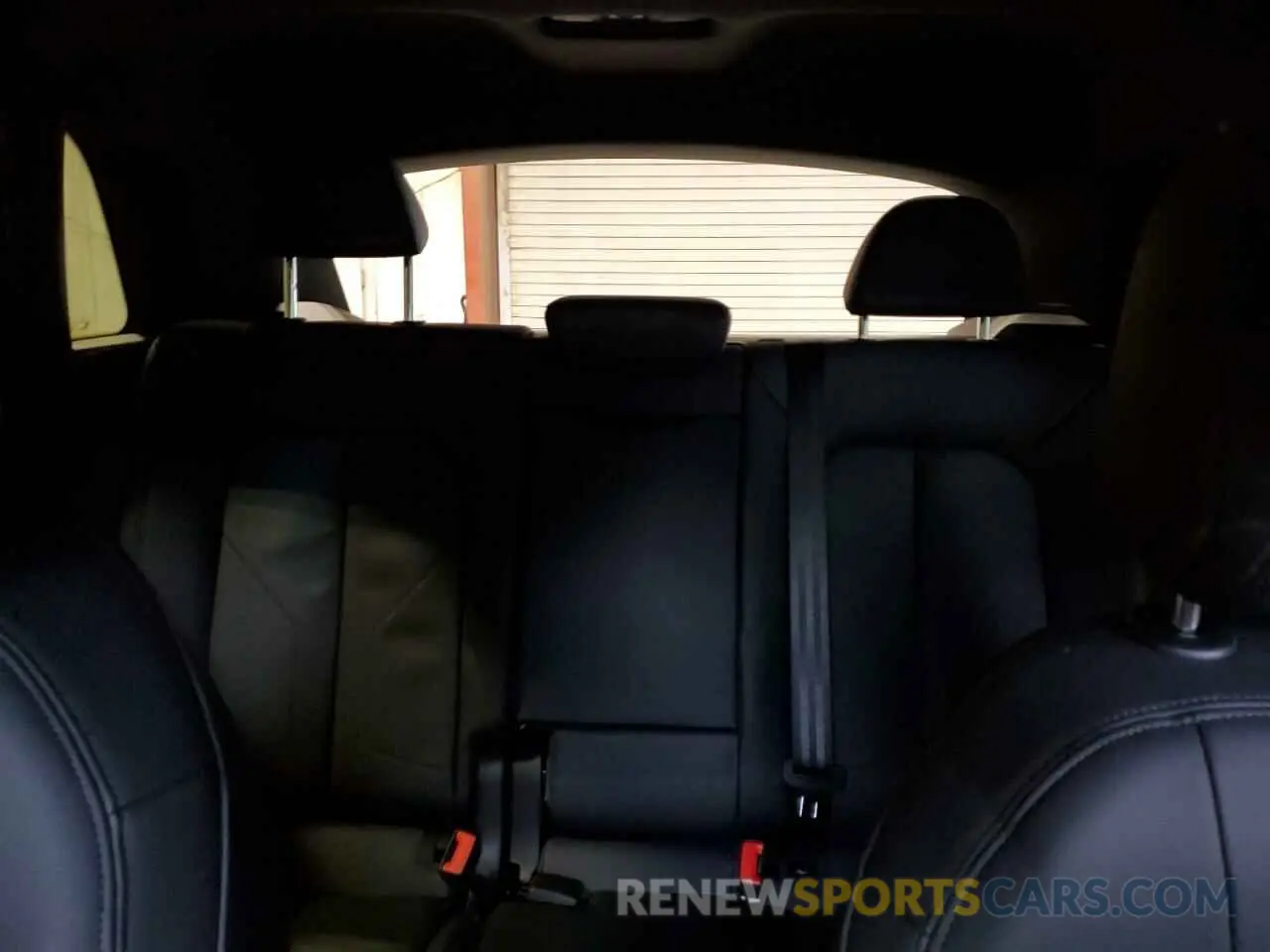 10 Photograph of a damaged car WA1DECF32S1055966 AUDI Q3 2025