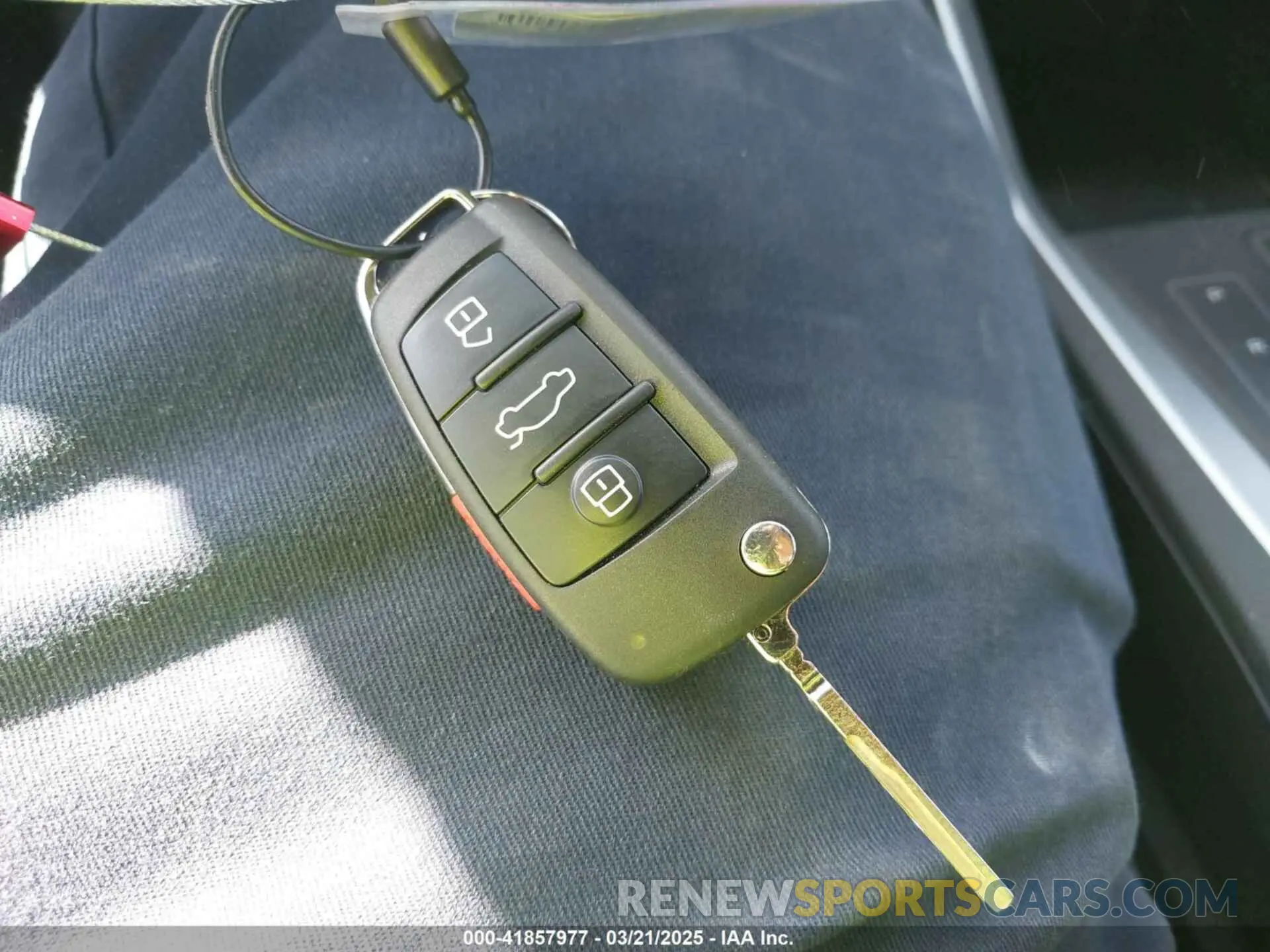 11 Фотография поврежденного автомобиля WA1DECF36S1013719 AUDI Q3 2025