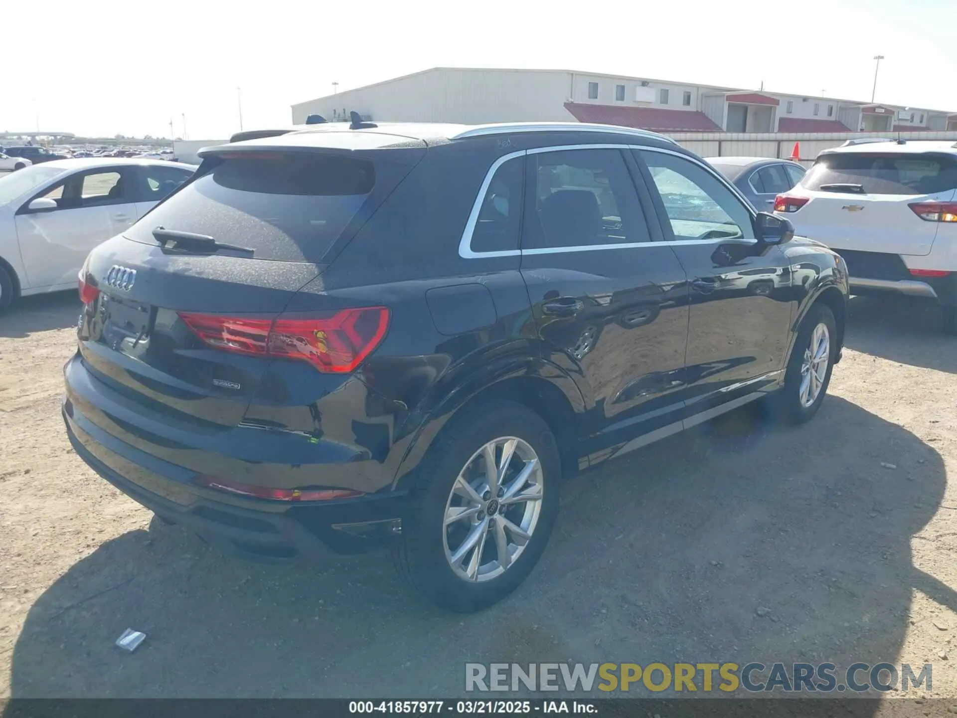 4 Фотография поврежденного автомобиля WA1DECF36S1013719 AUDI Q3 2025