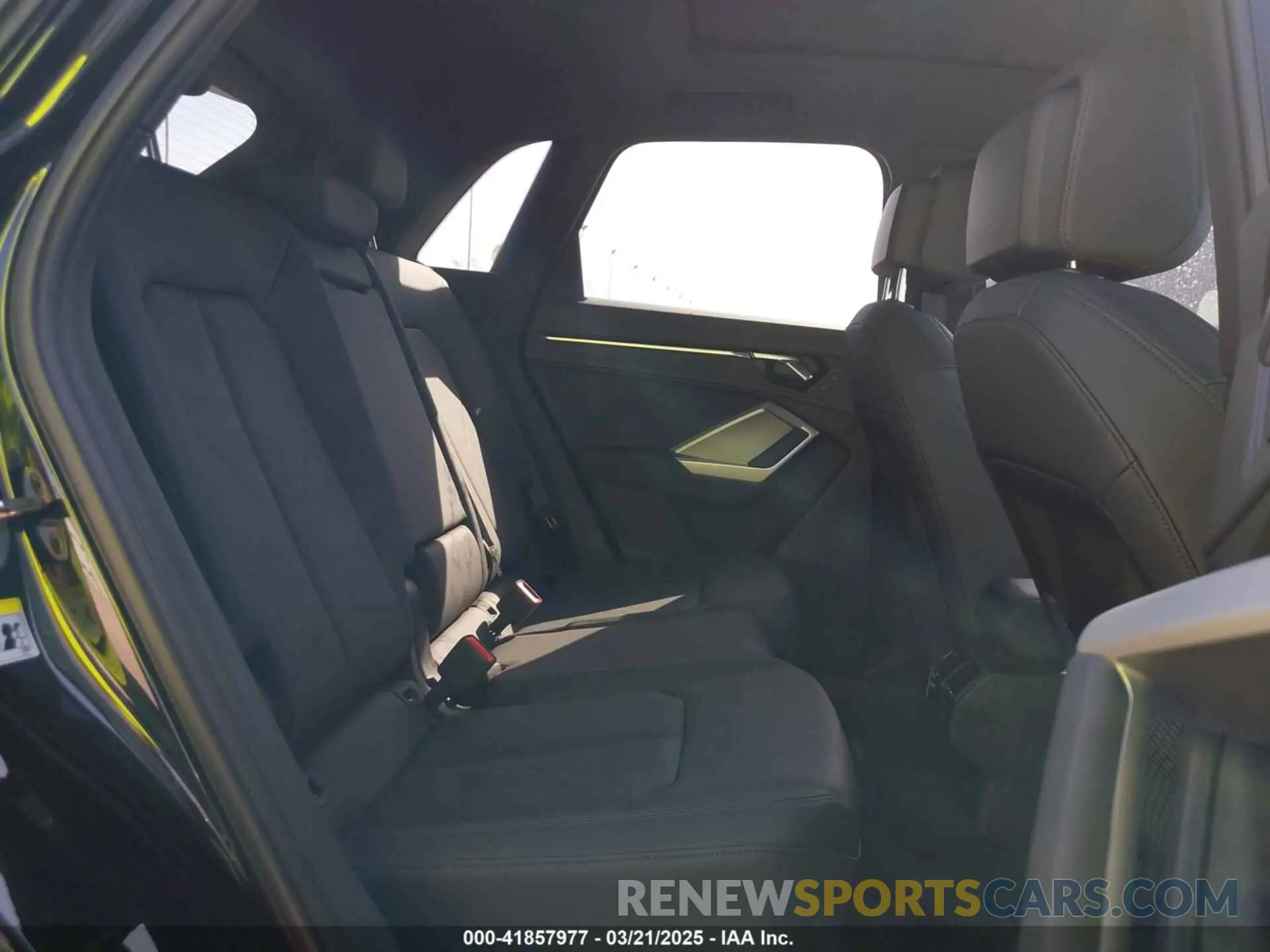 8 Фотография поврежденного автомобиля WA1DECF36S1013719 AUDI Q3 2025