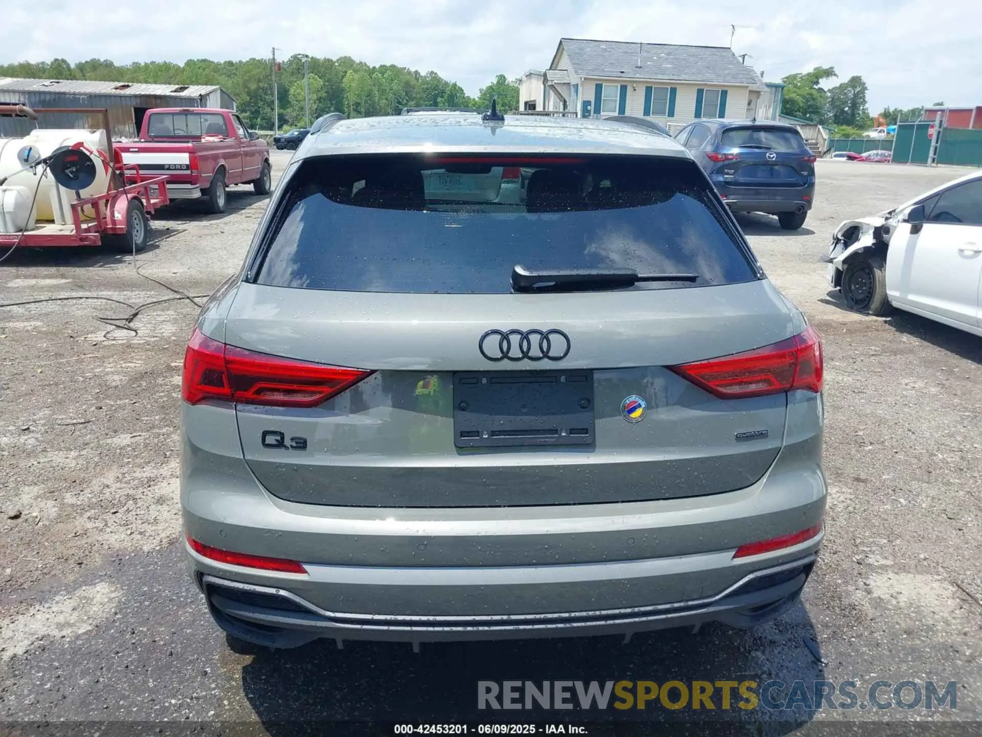 17 Фотография поврежденного автомобиля WA1DECF37S1018718 AUDI Q3 2025