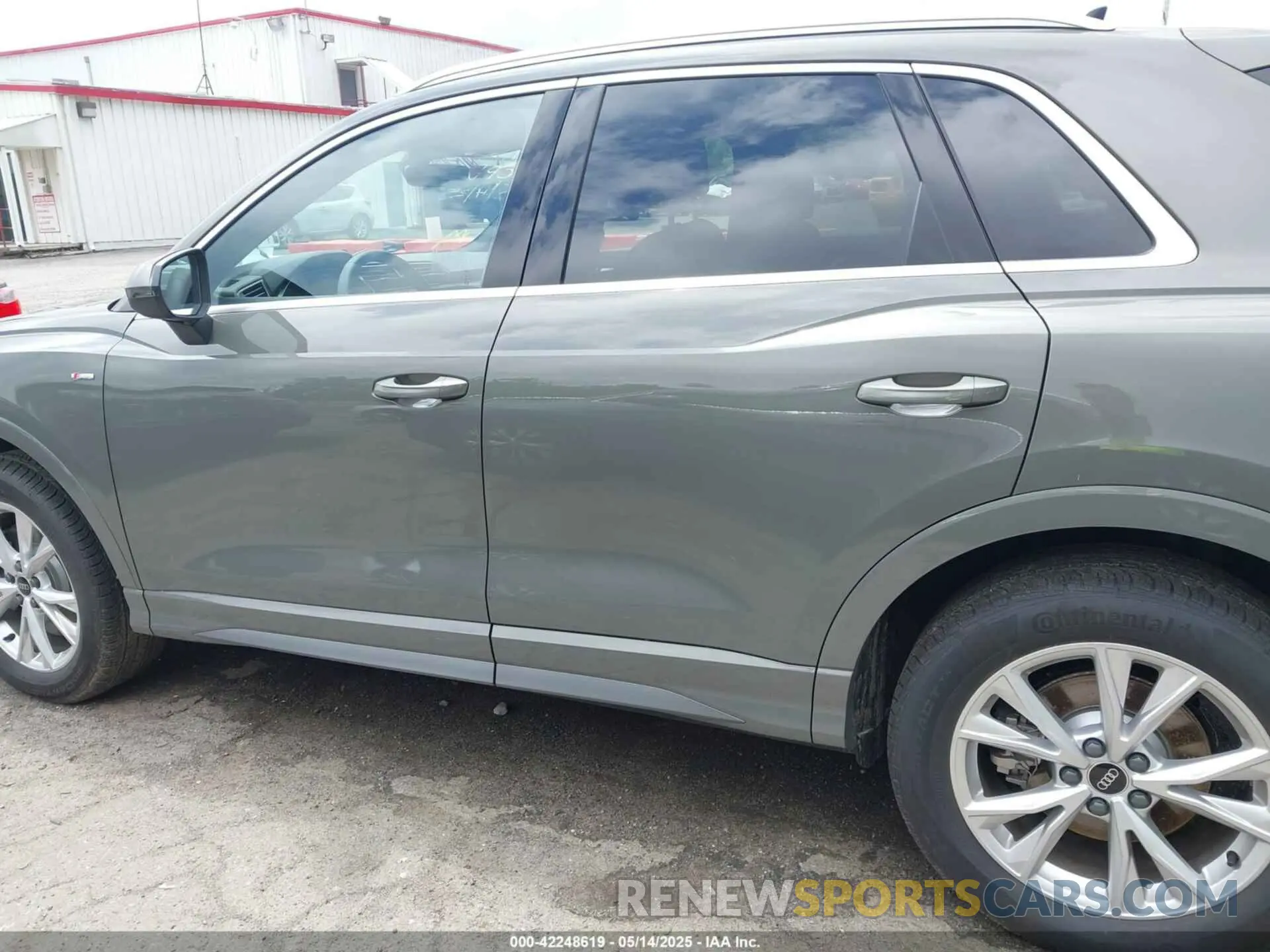 14 Фотография поврежденного автомобиля WA1DECF38S1061741 AUDI Q3 2025