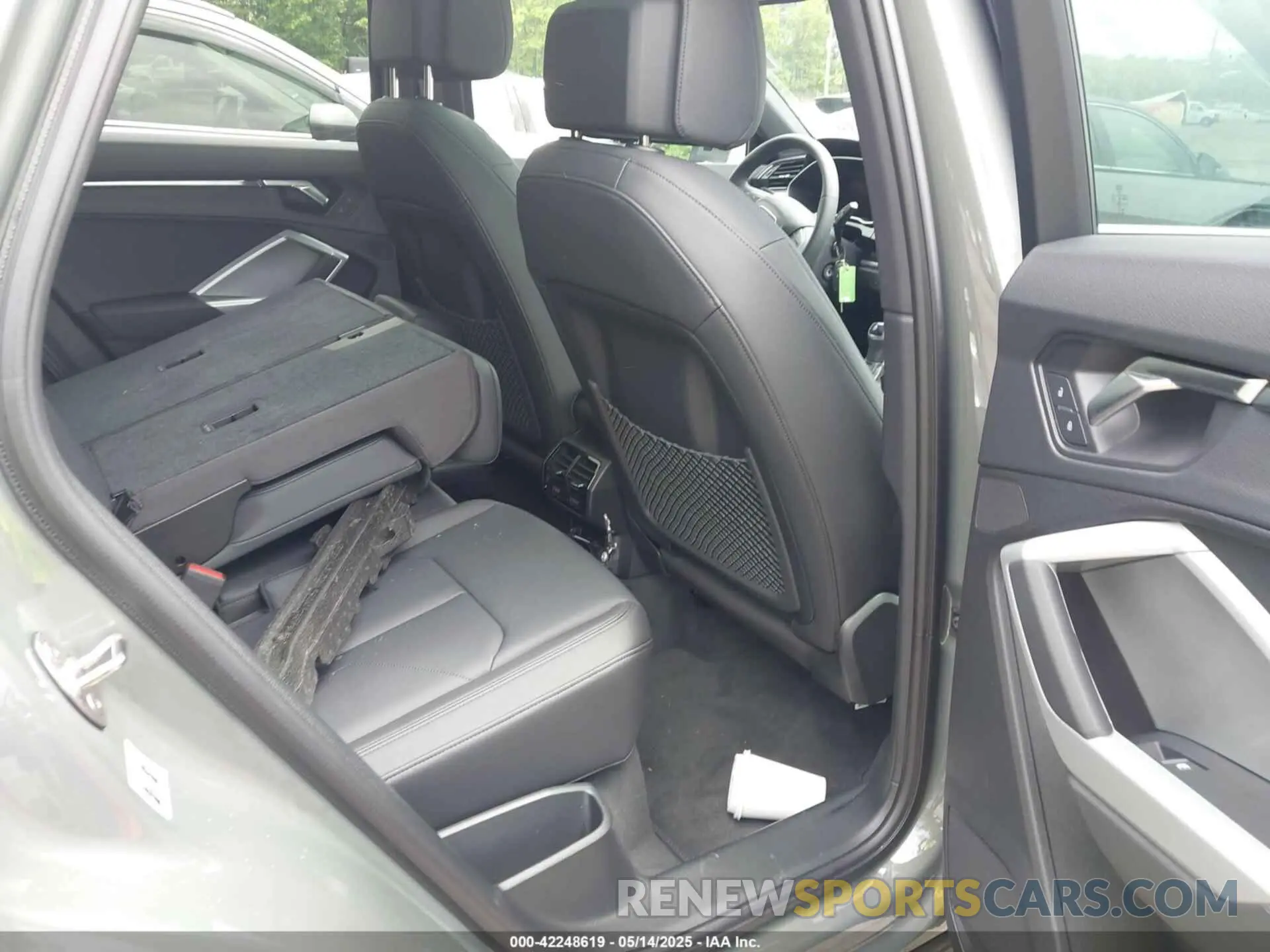8 Фотография поврежденного автомобиля WA1DECF38S1061741 AUDI Q3 2025