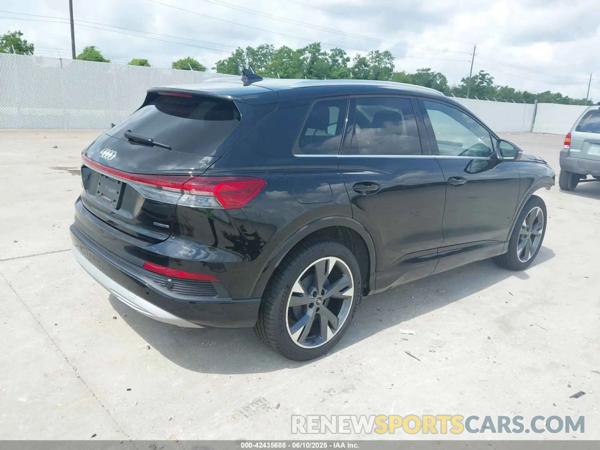 4 Фотография поврежденного автомобиля WA1H2BFZ2NP042855 AUDI Q4 E-TRON 2022