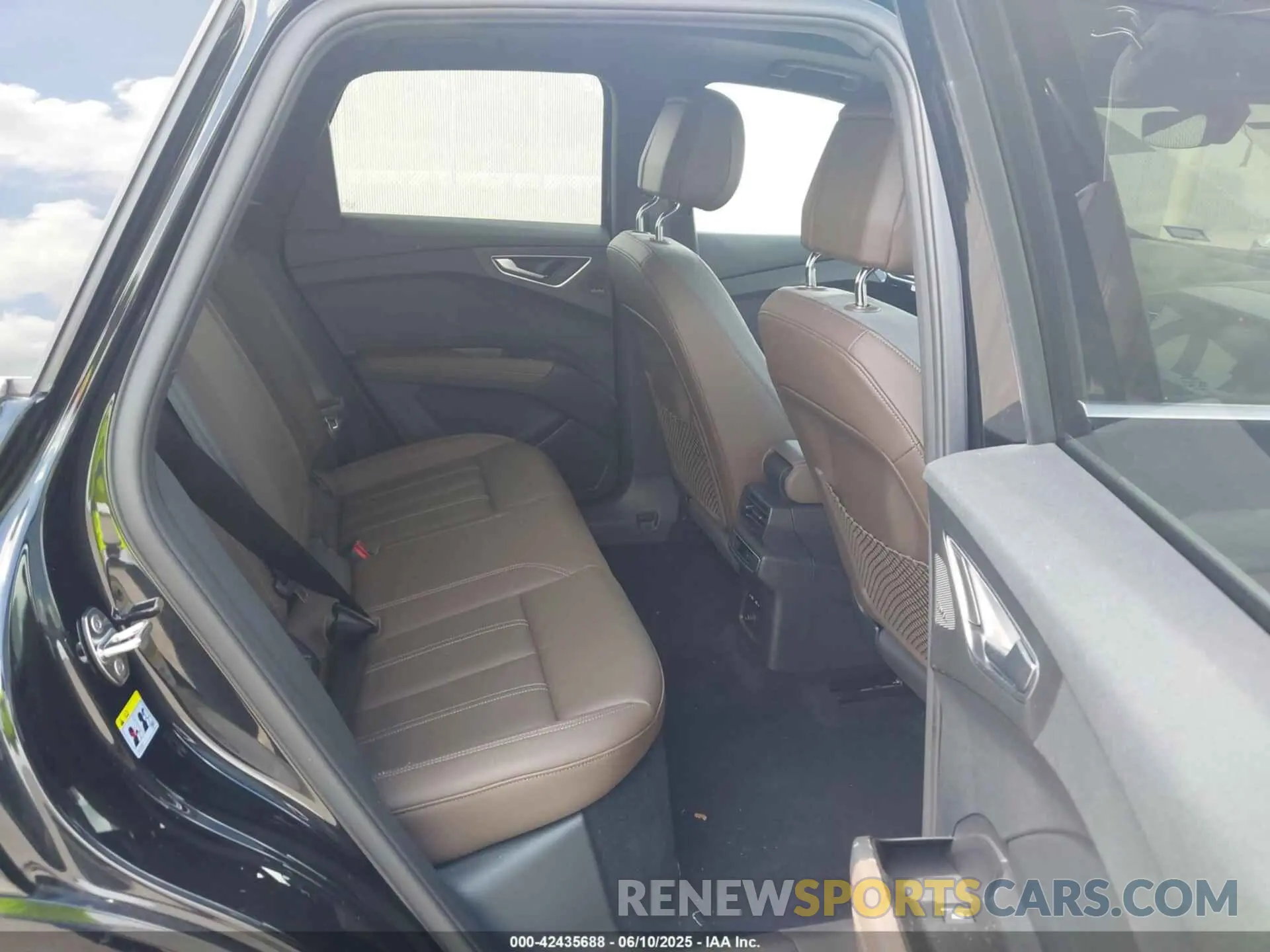 8 Фотография поврежденного автомобиля WA1H2BFZ2NP042855 AUDI Q4 E-TRON 2022
