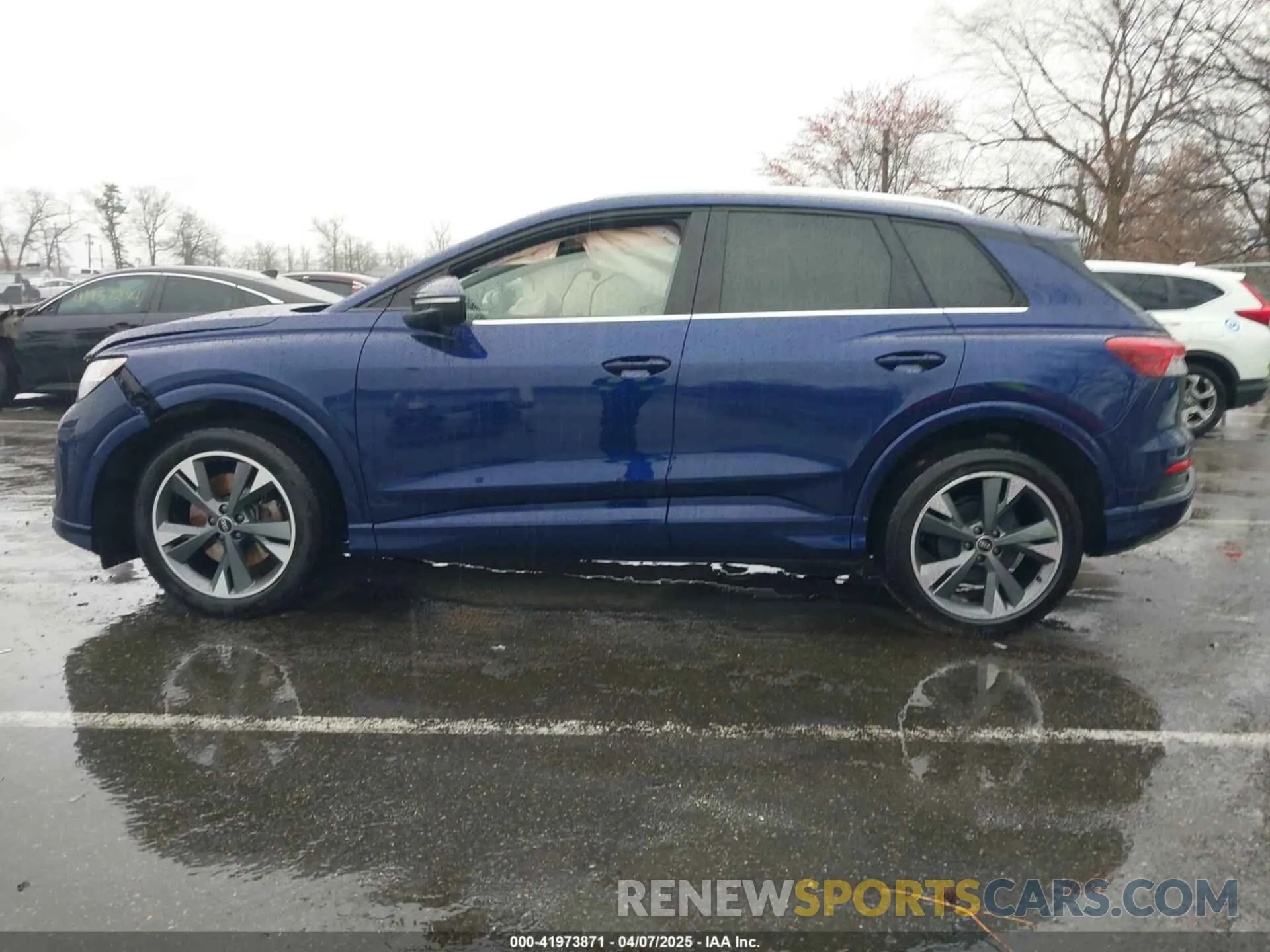 14 Photograph of a damaged car WA1J2BFZ6NP049728 AUDI Q4 E-TRON 2022