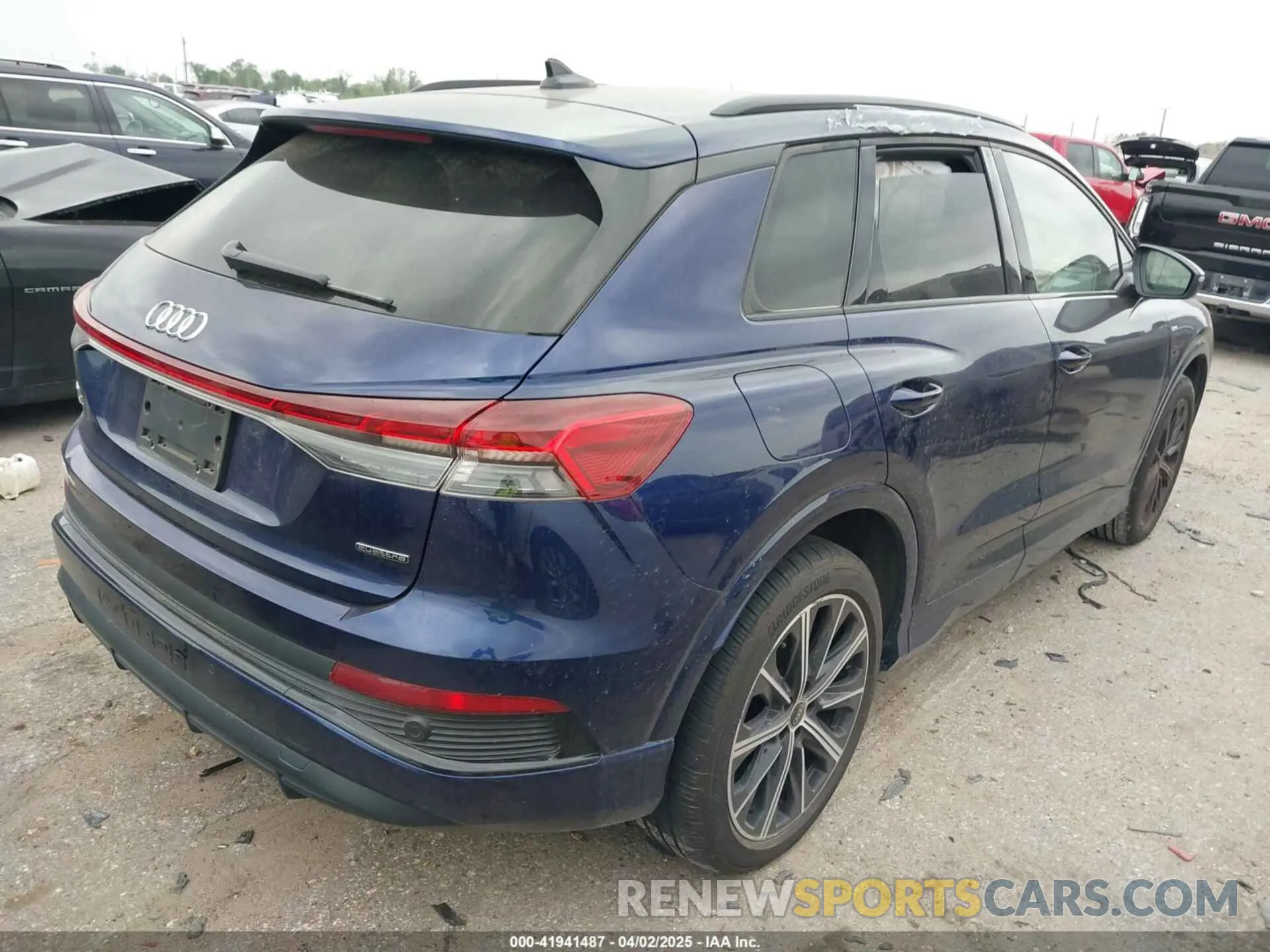 4 Photograph of a damaged car WA1L2BFZ6NP047597 AUDI Q4 E-TRON 2022