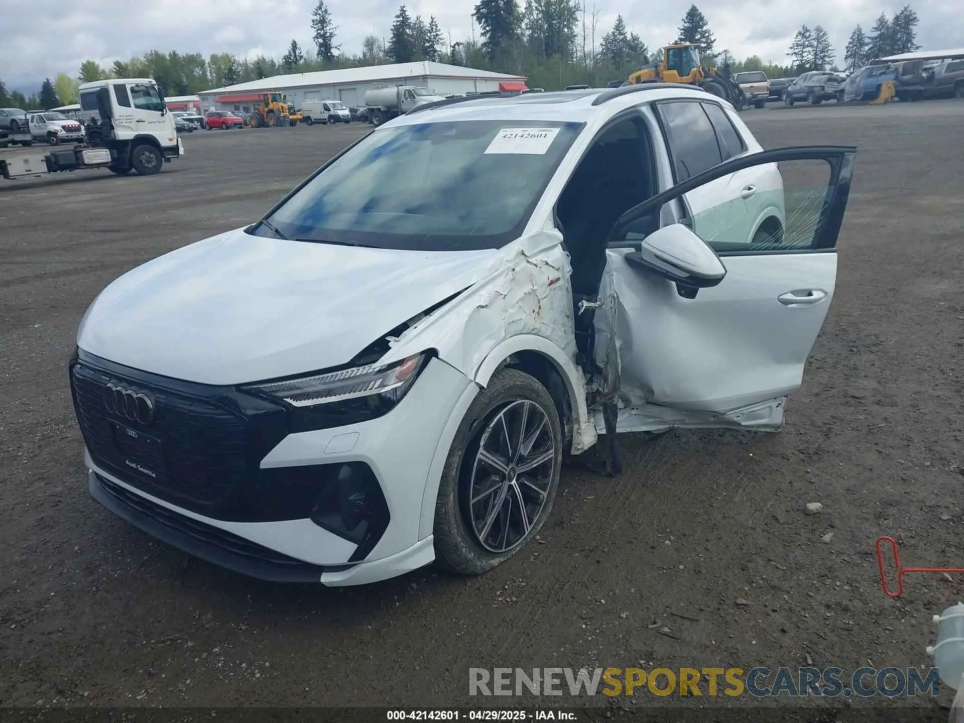 2 Photograph of a damaged car WA1M2BFZ1NP047351 AUDI Q4 E-TRON 2022